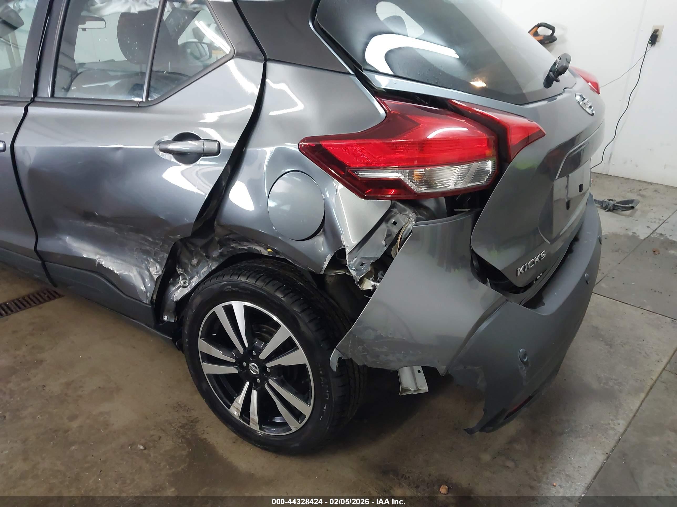 NISSAN KICKS image 6