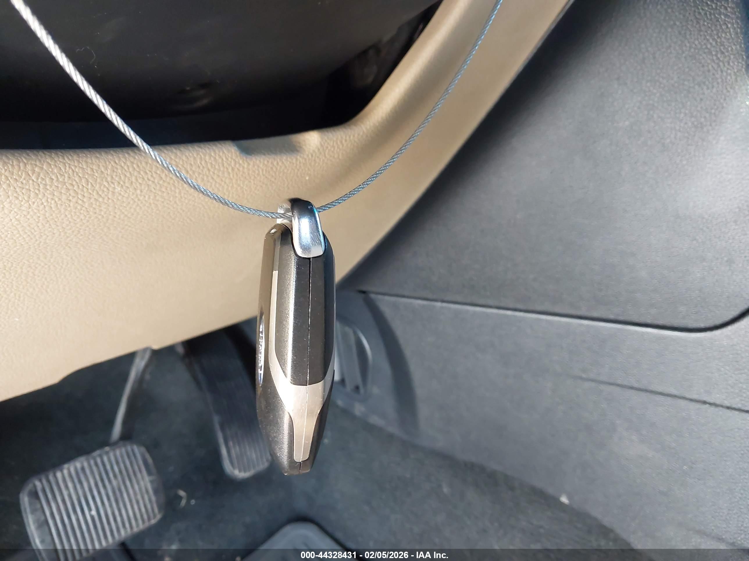 FORD EXPLORER image 11