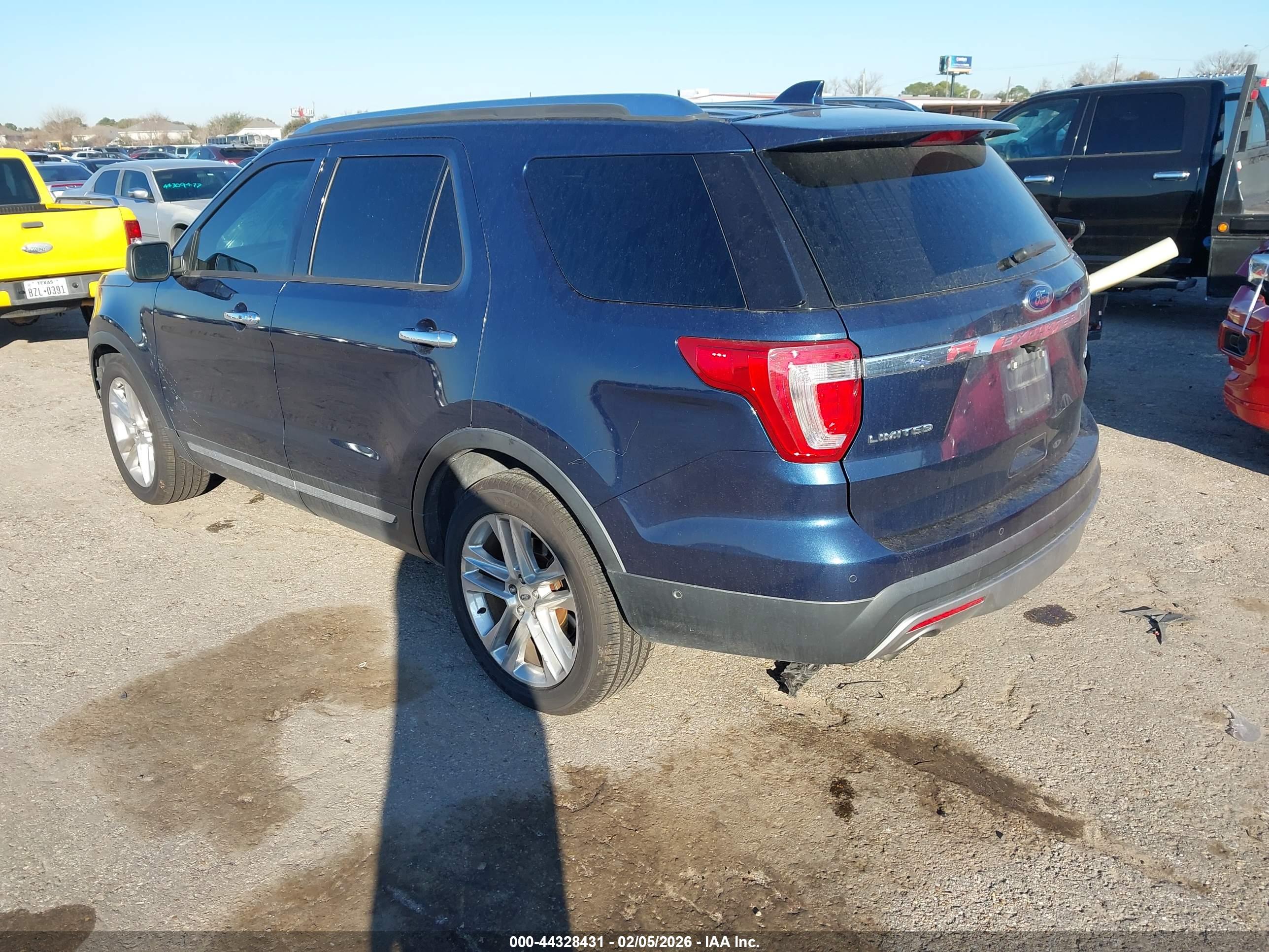 FORD EXPLORER image 3