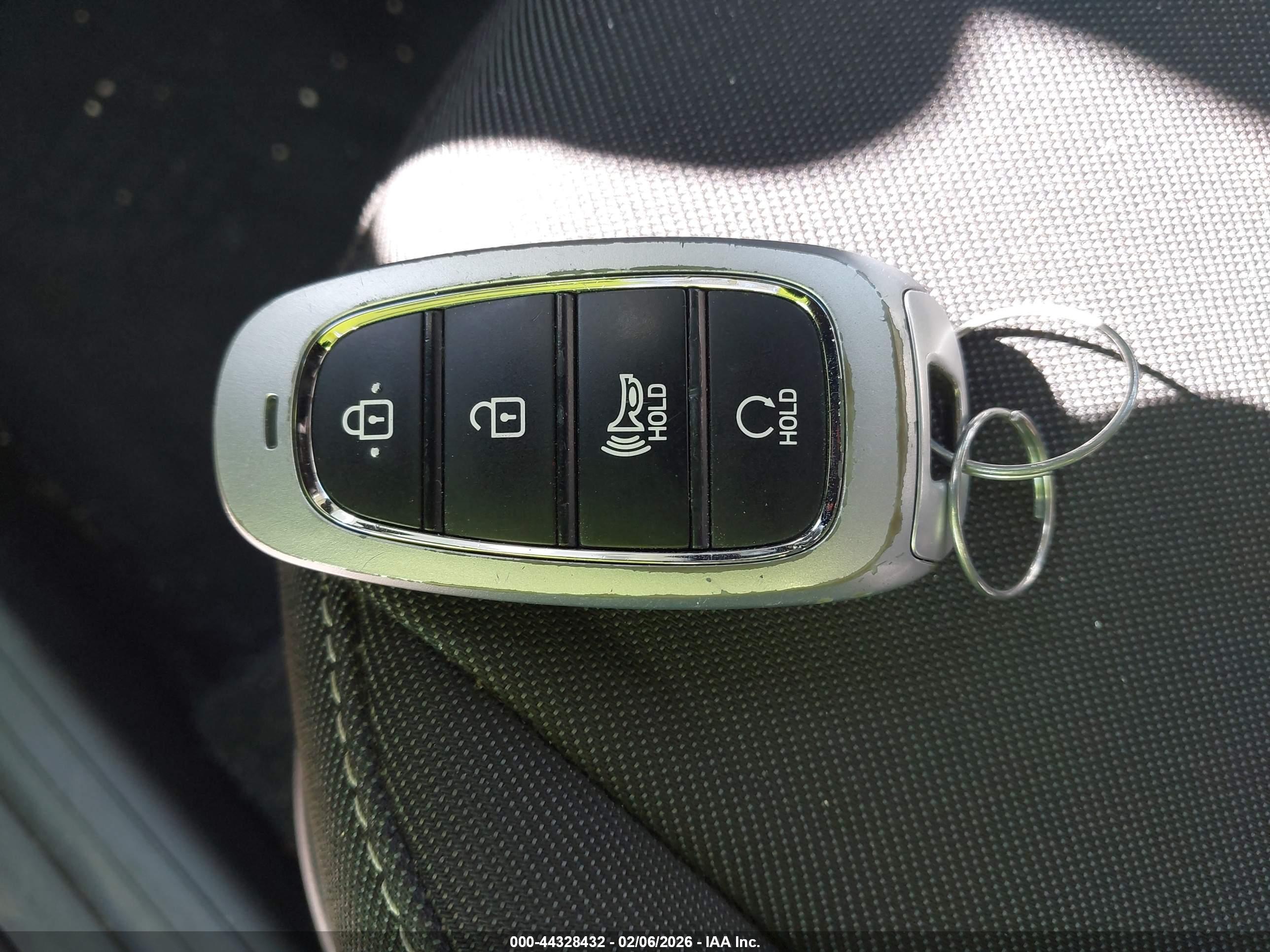 HYUNDAI TUCSON image 11