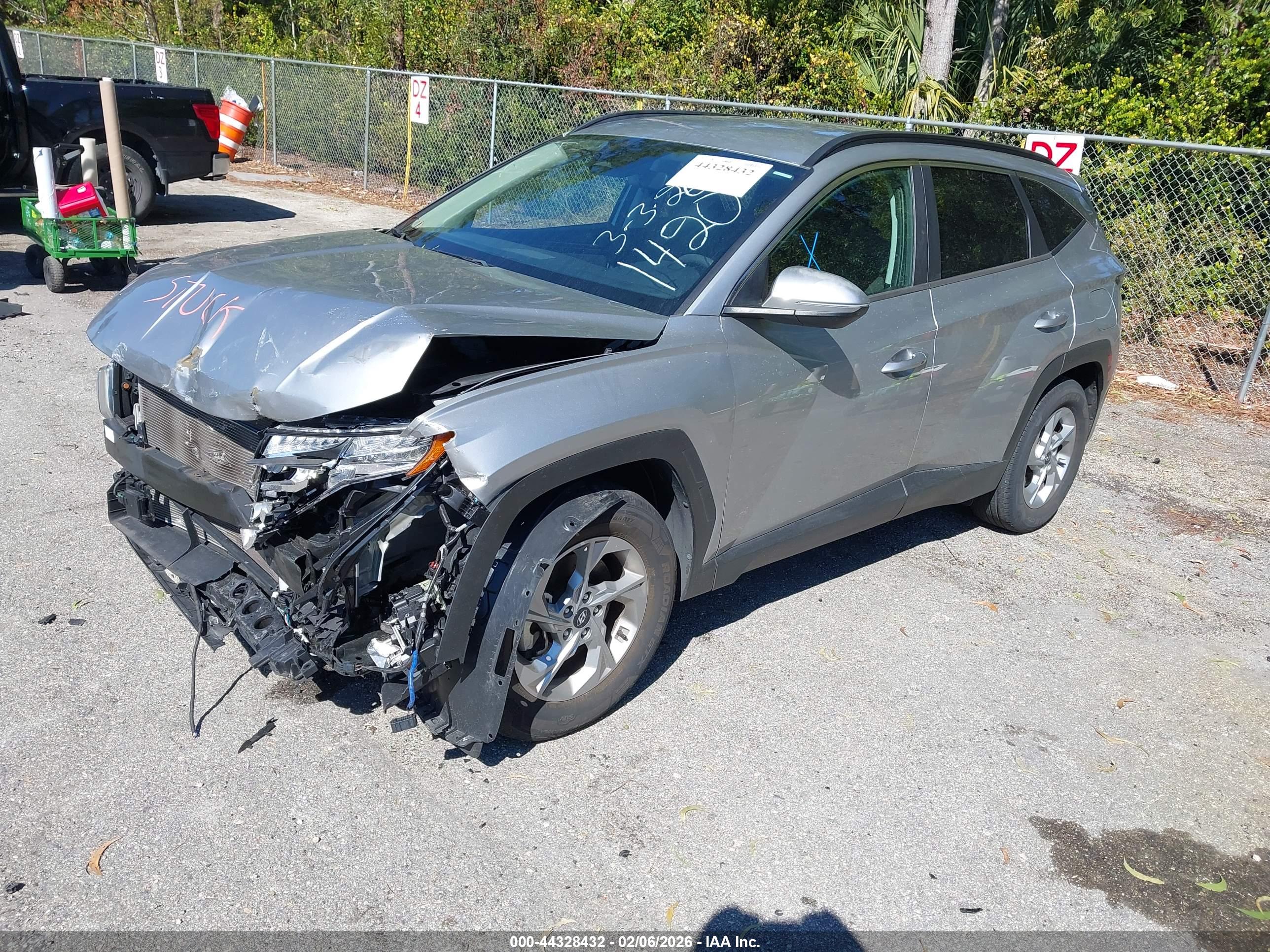 HYUNDAI TUCSON image 2