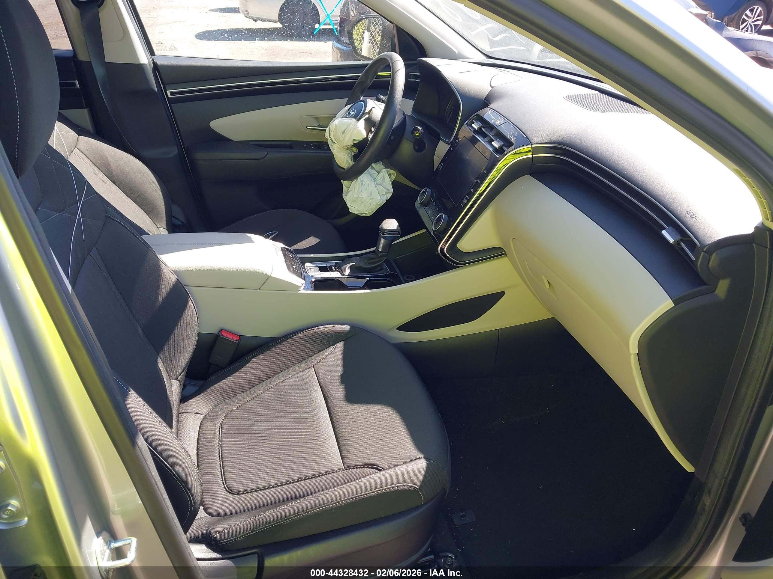 HYUNDAI TUCSON image 5