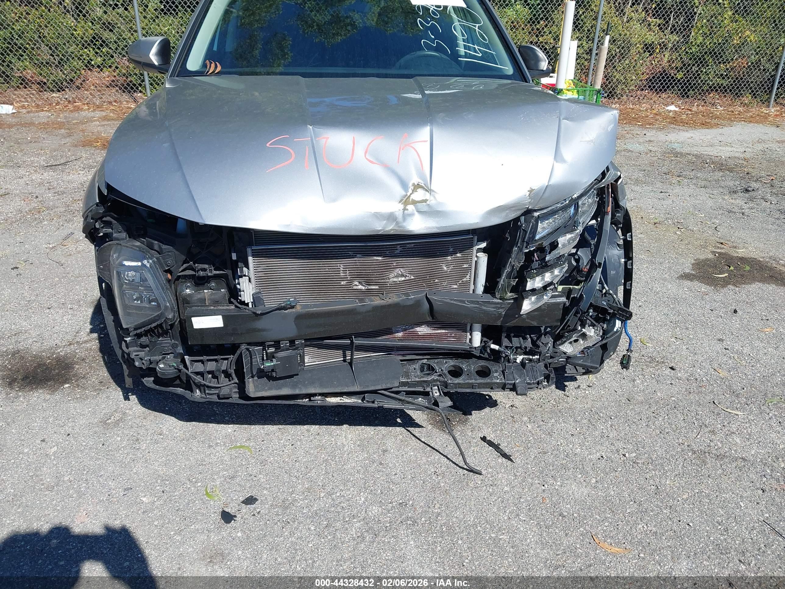 HYUNDAI TUCSON image 6