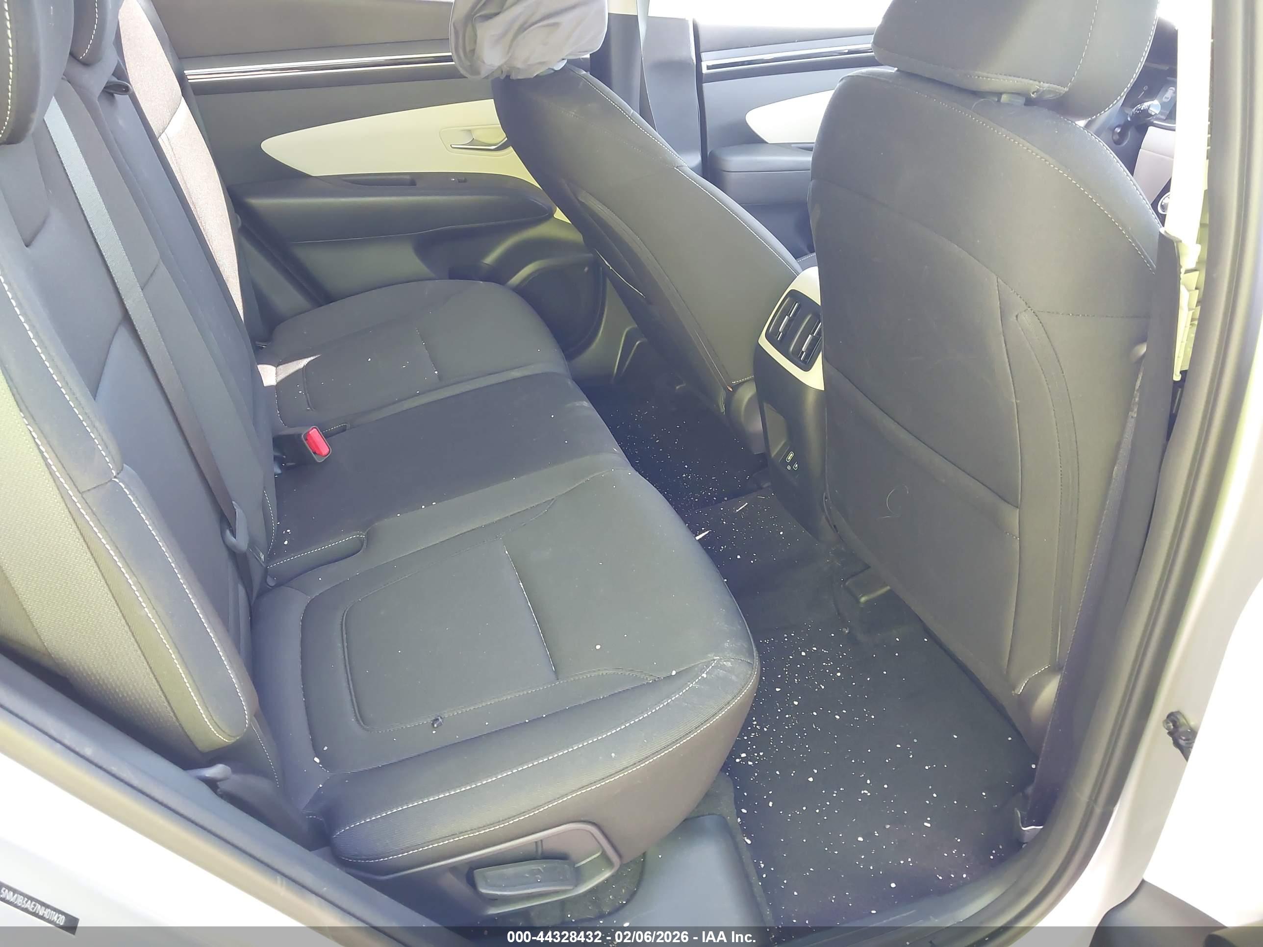 HYUNDAI TUCSON image 8