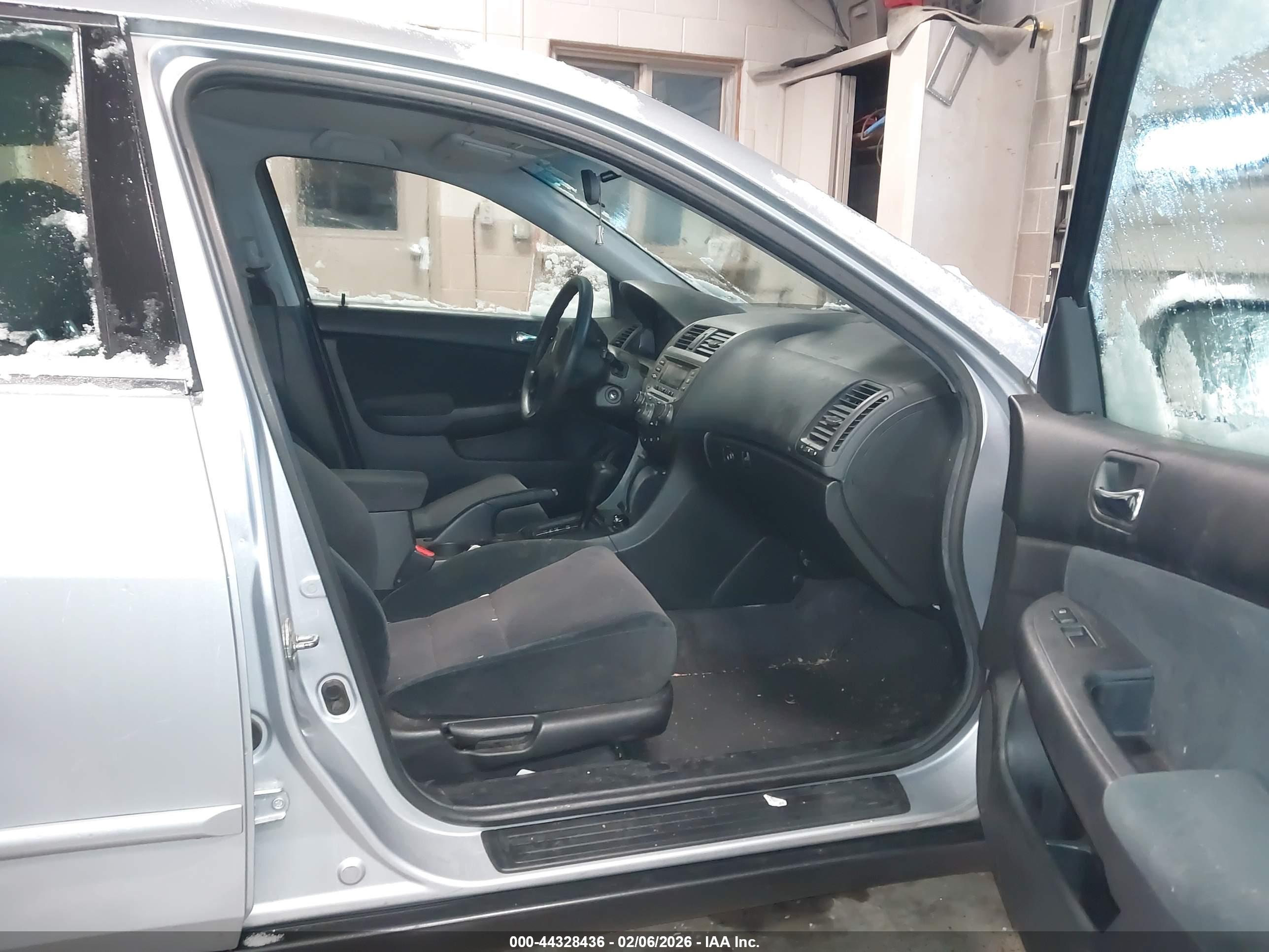 HONDA ACCORD image 5