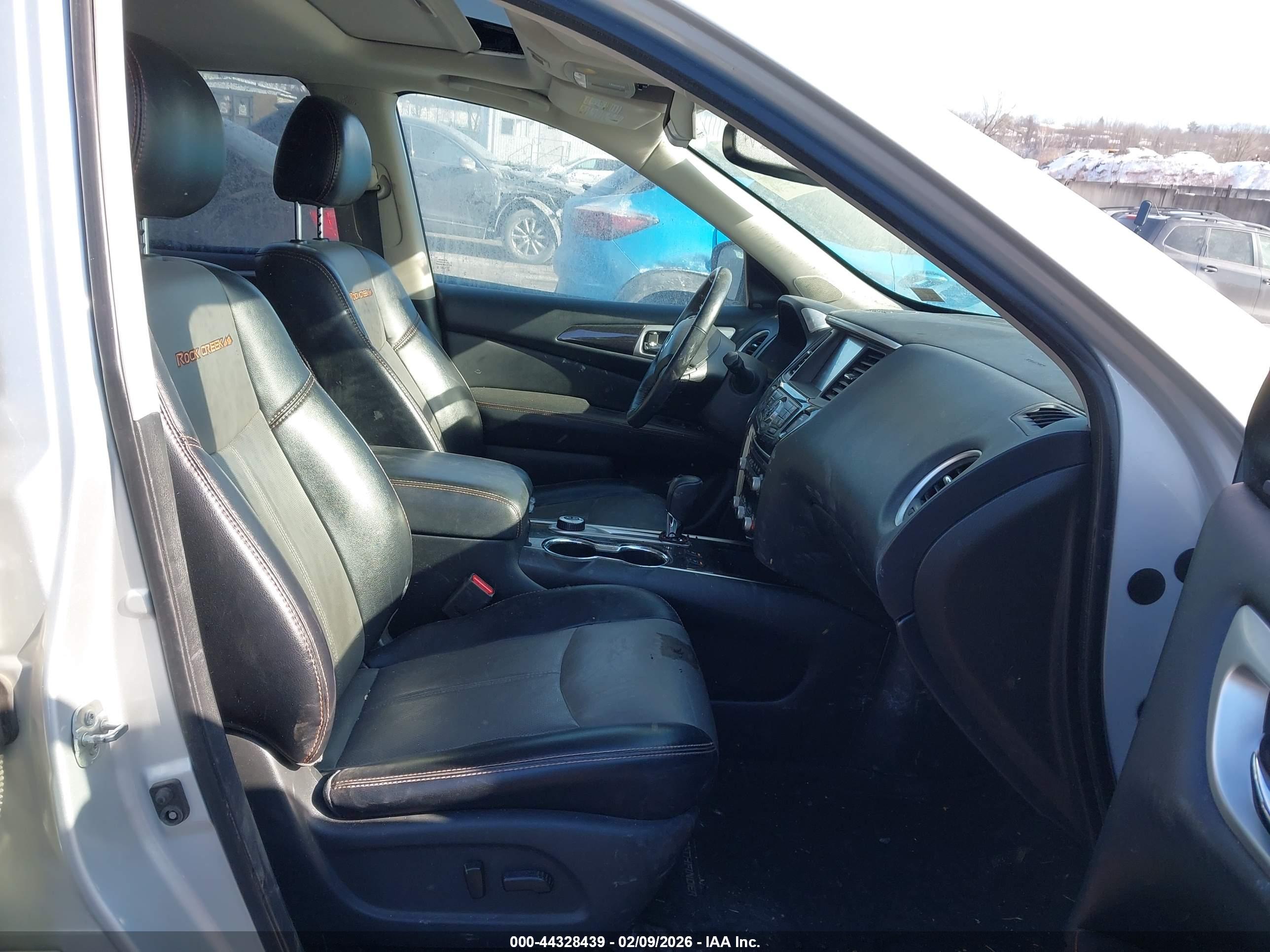 NISSAN PATHFINDER image 5