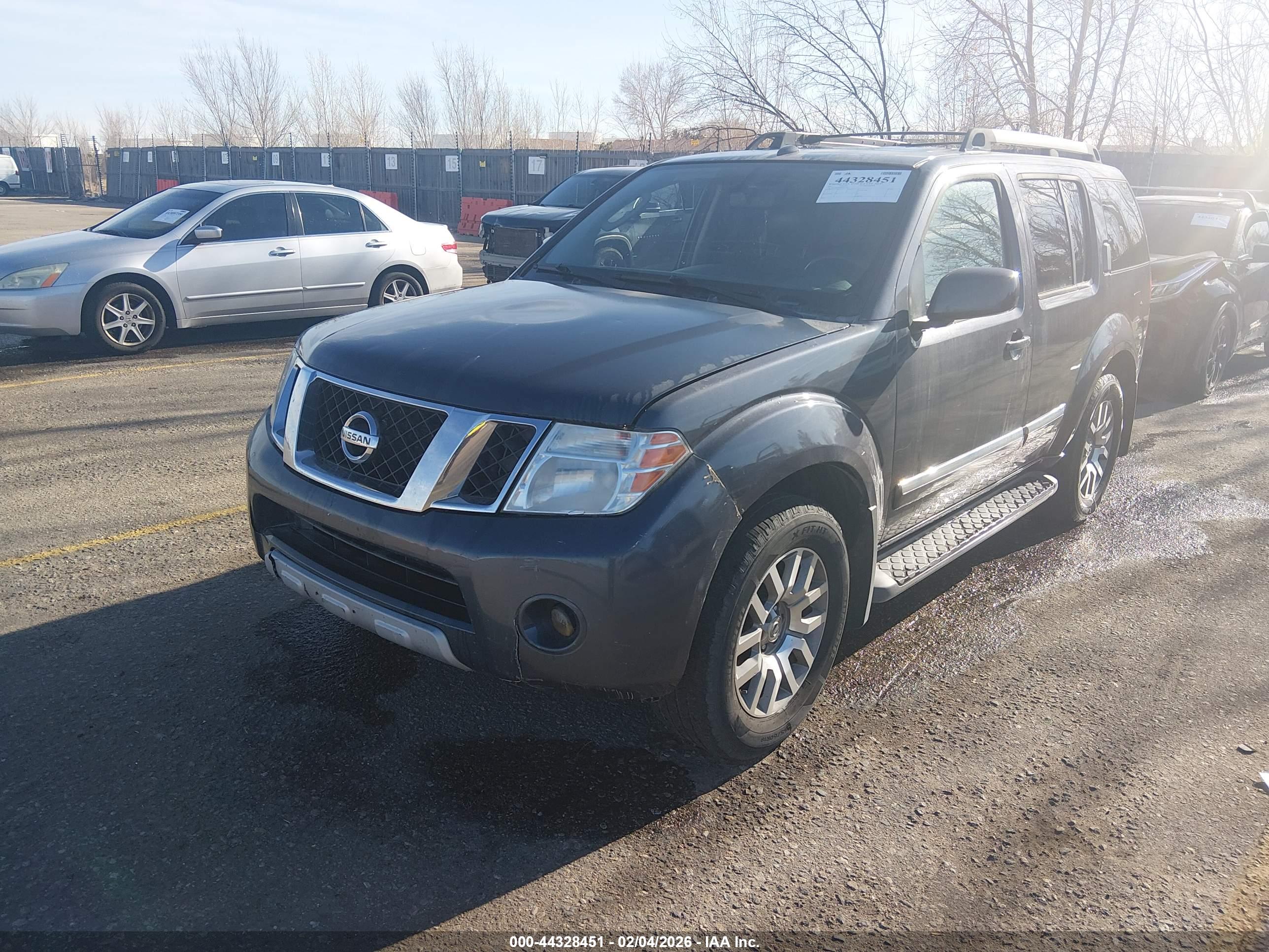 NISSAN PATHFINDER image 2