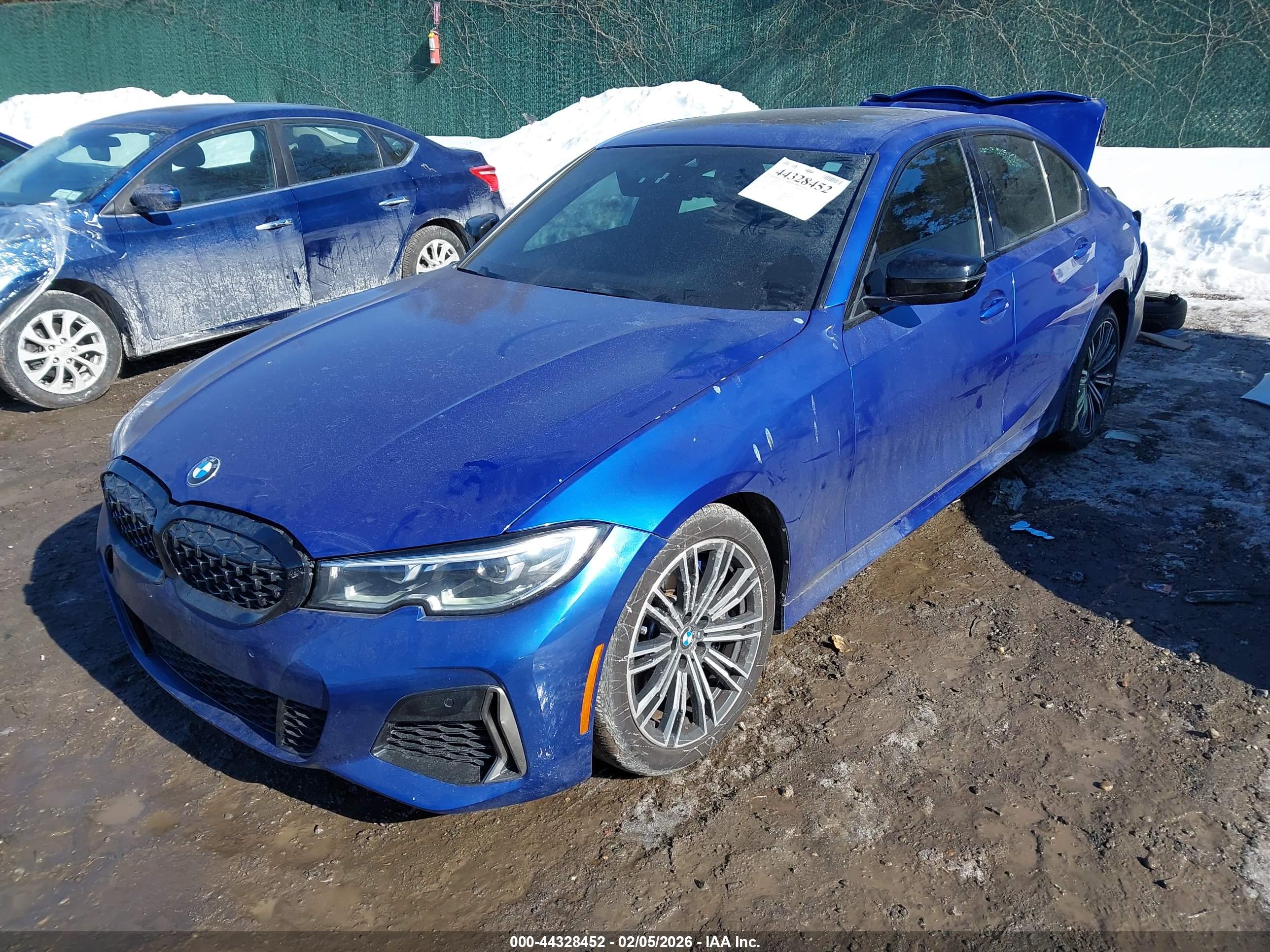 BMW 3 image 2