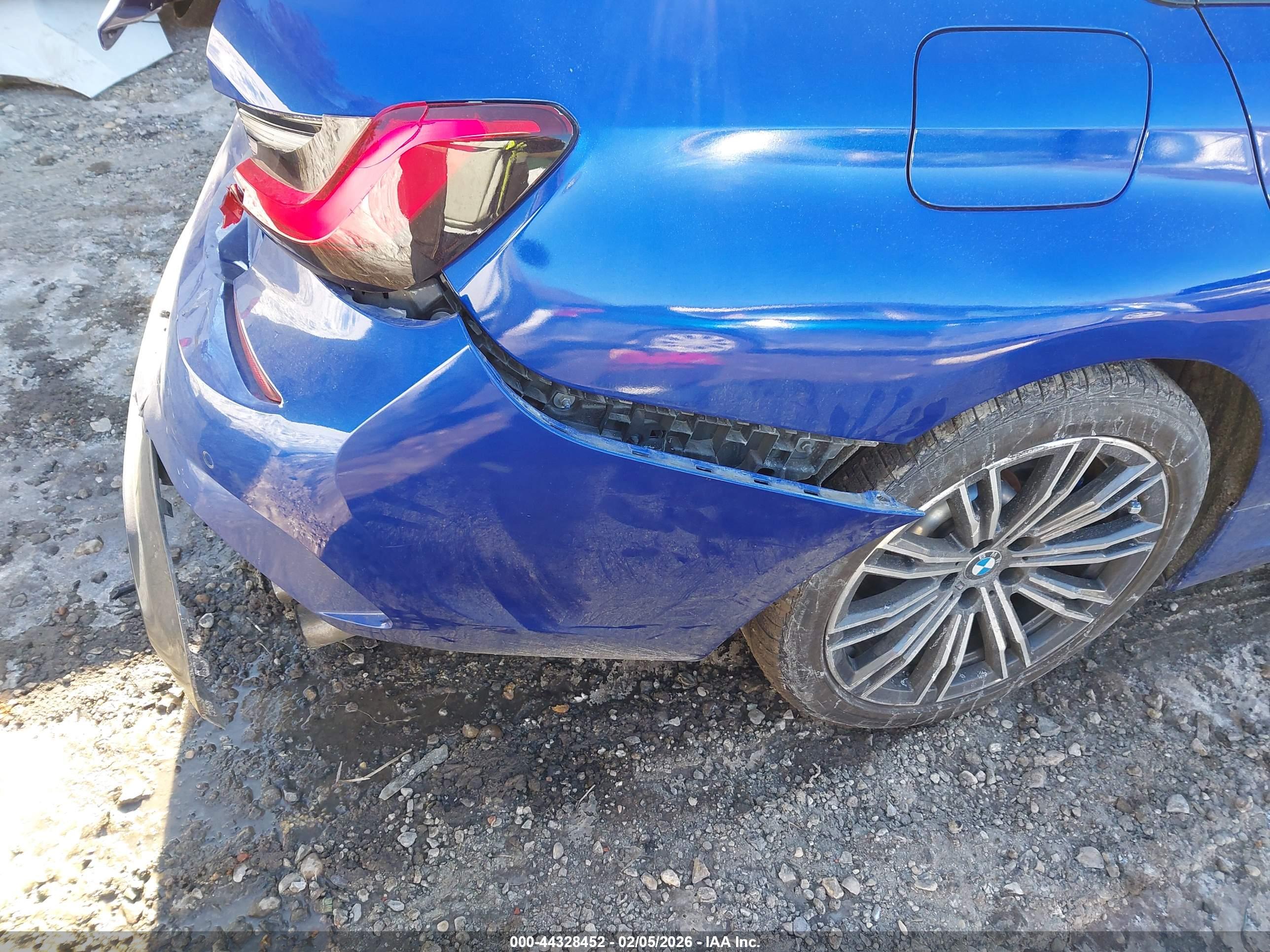 BMW 3 image 6