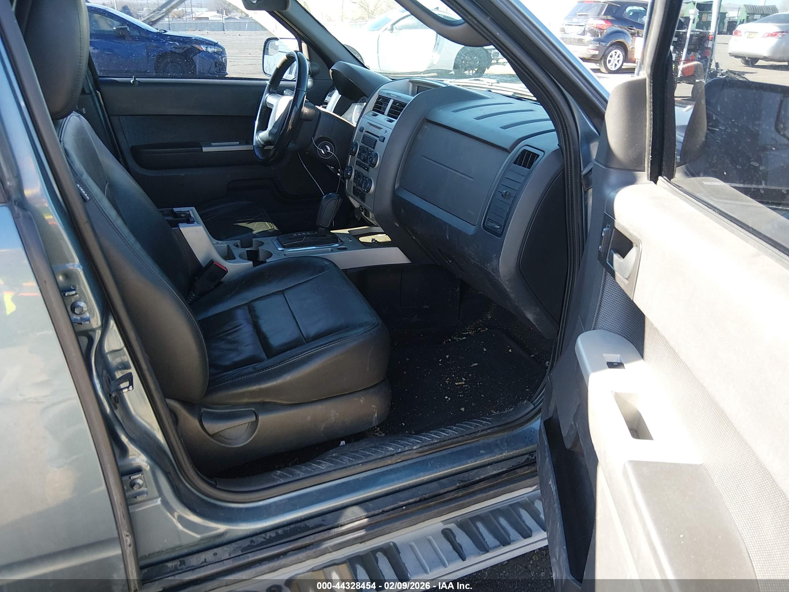 FORD ESCAPE image 5