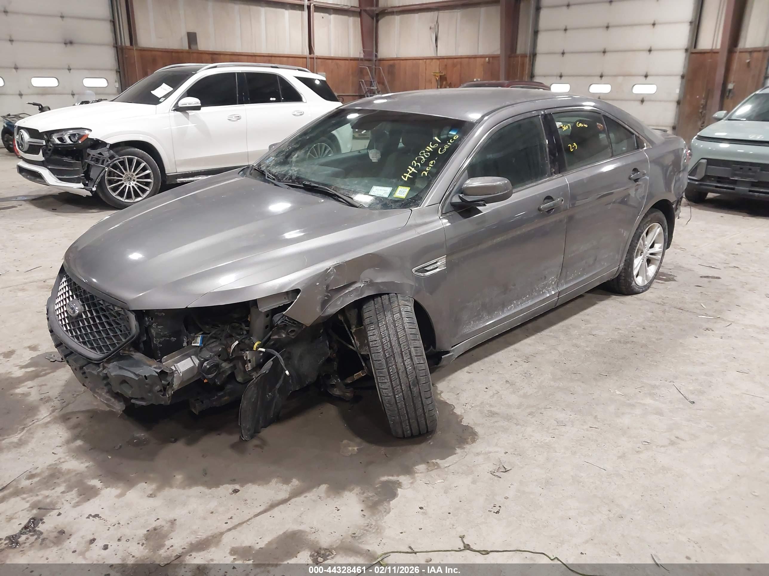 FORD TAURUS image 2