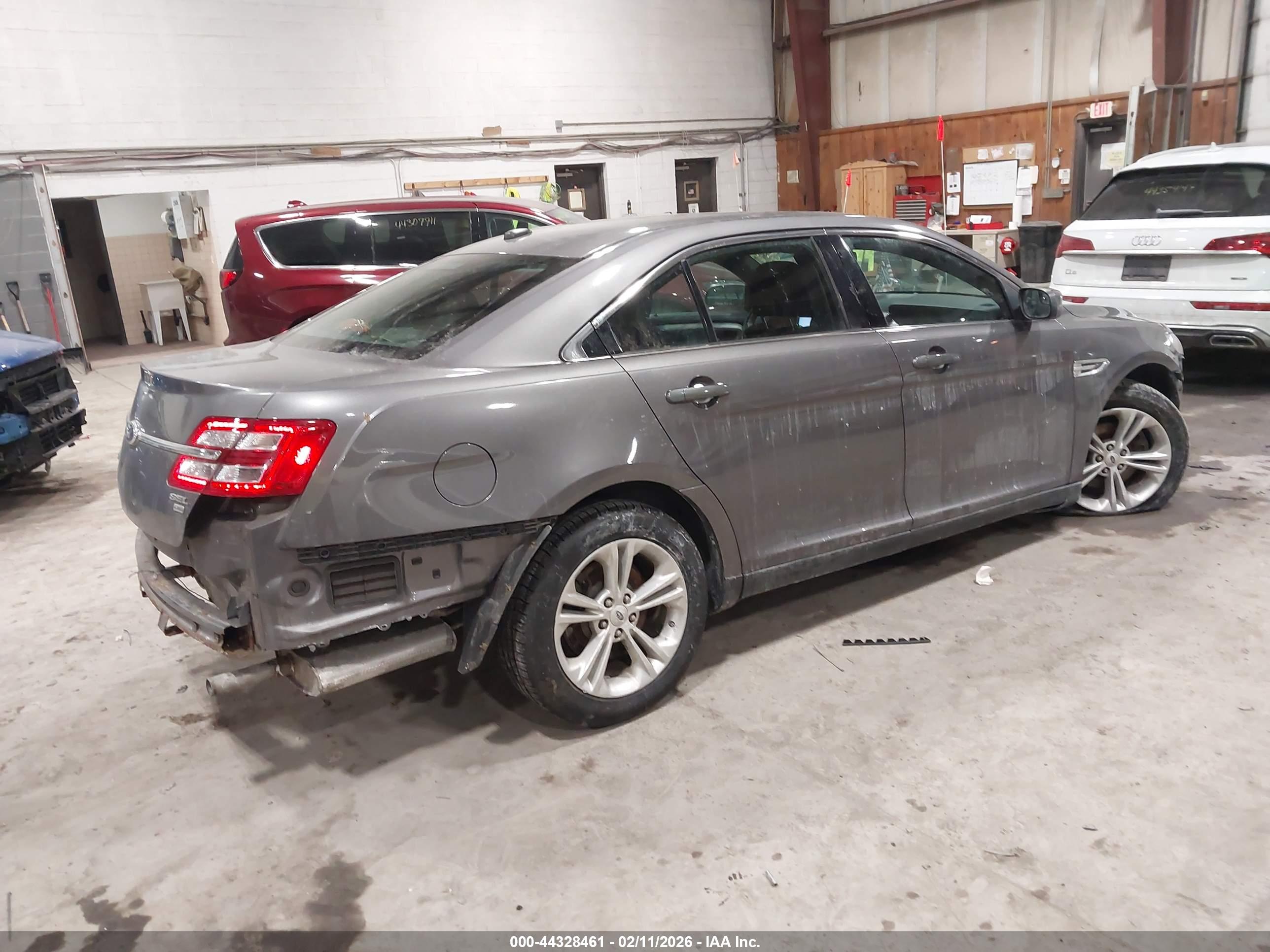 FORD TAURUS image 4