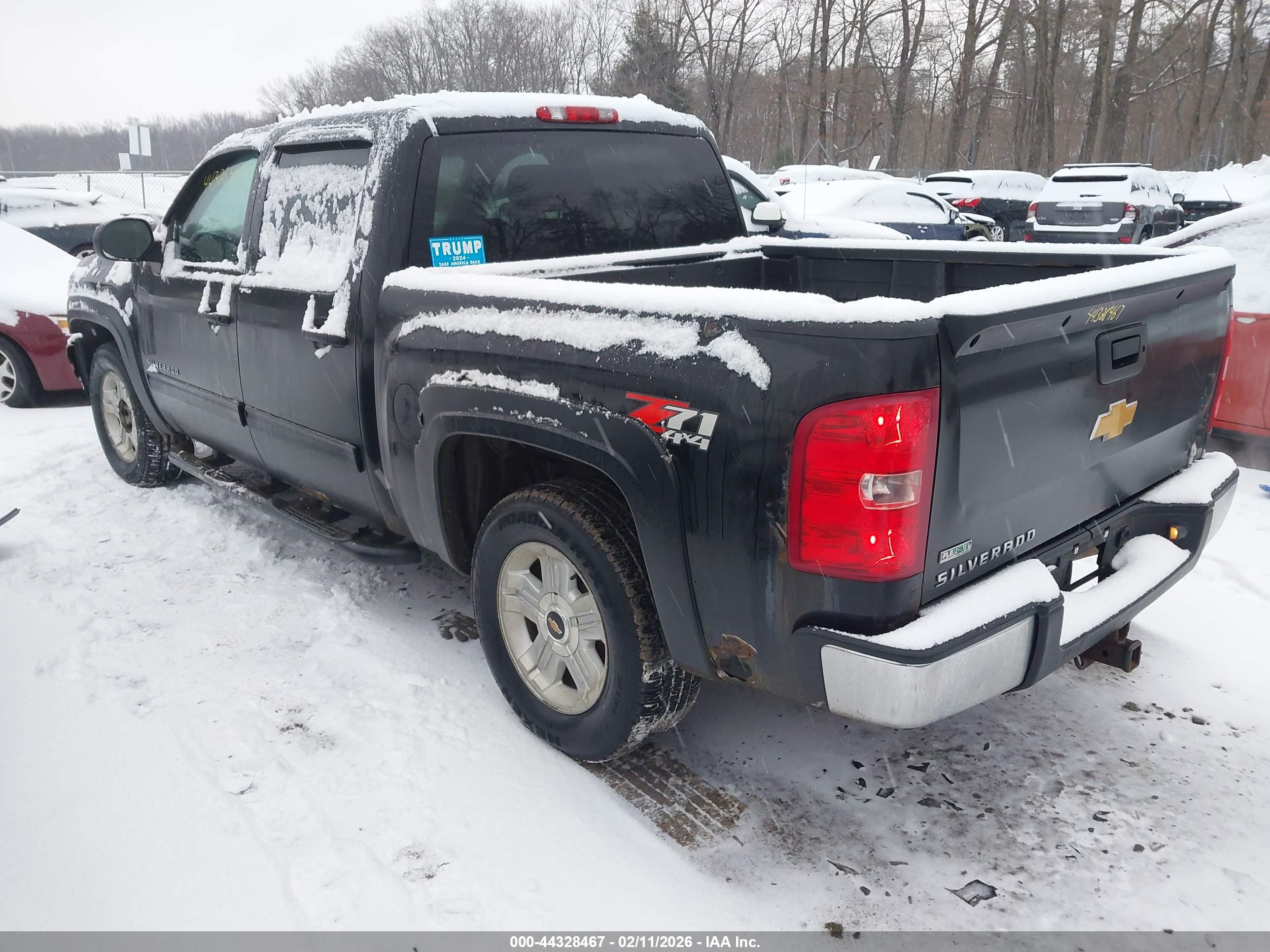 CHEVROLET SILVERADO image 3