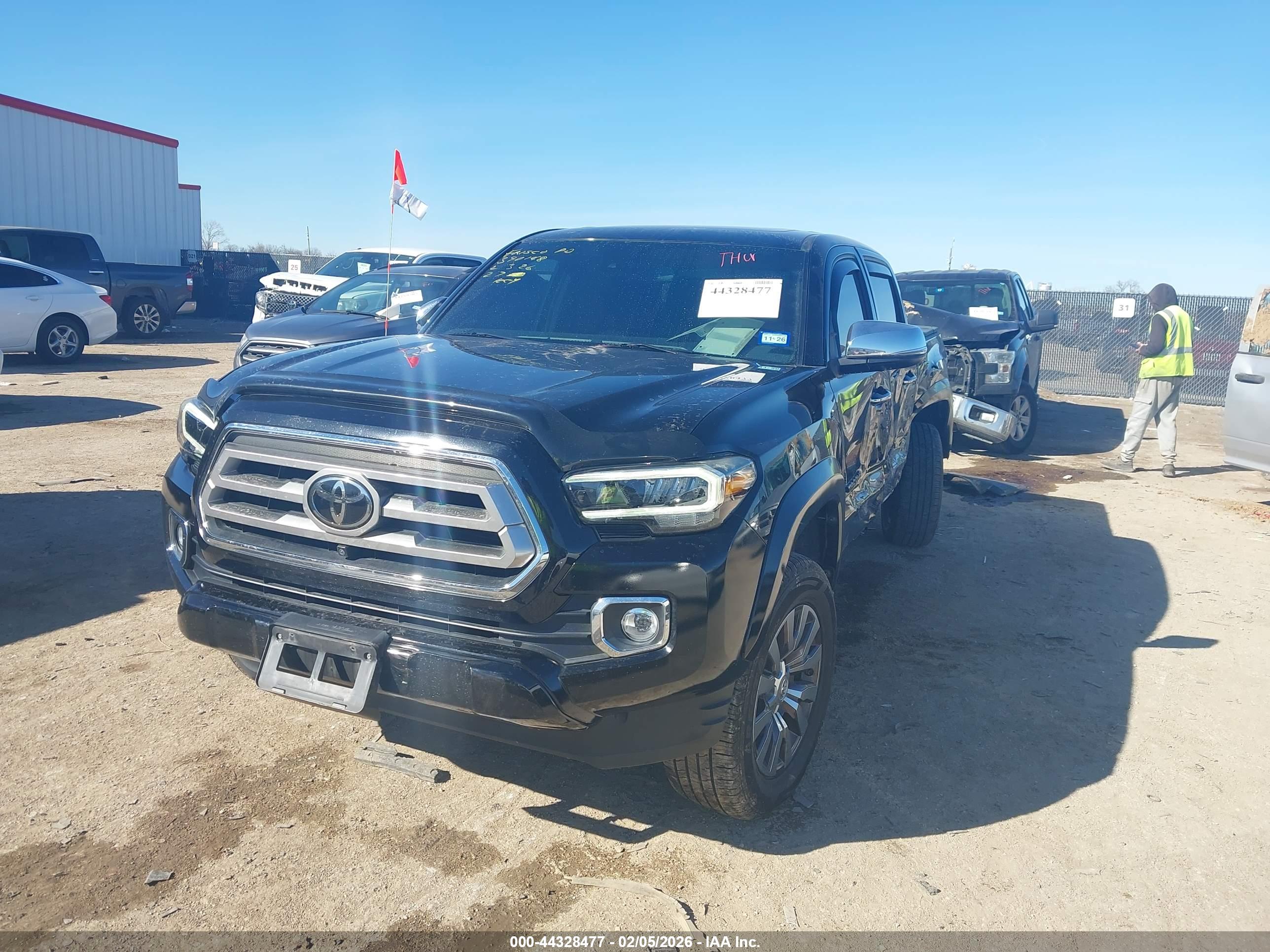 TOYOTA TACOMA image 2