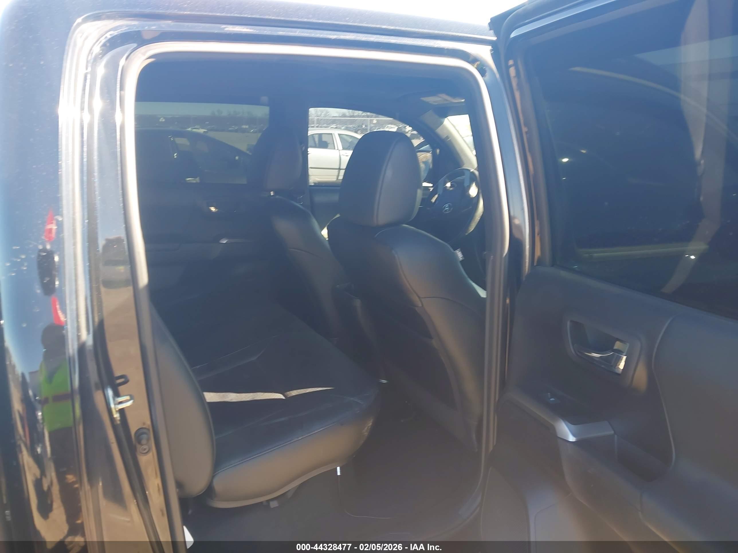 TOYOTA TACOMA image 8