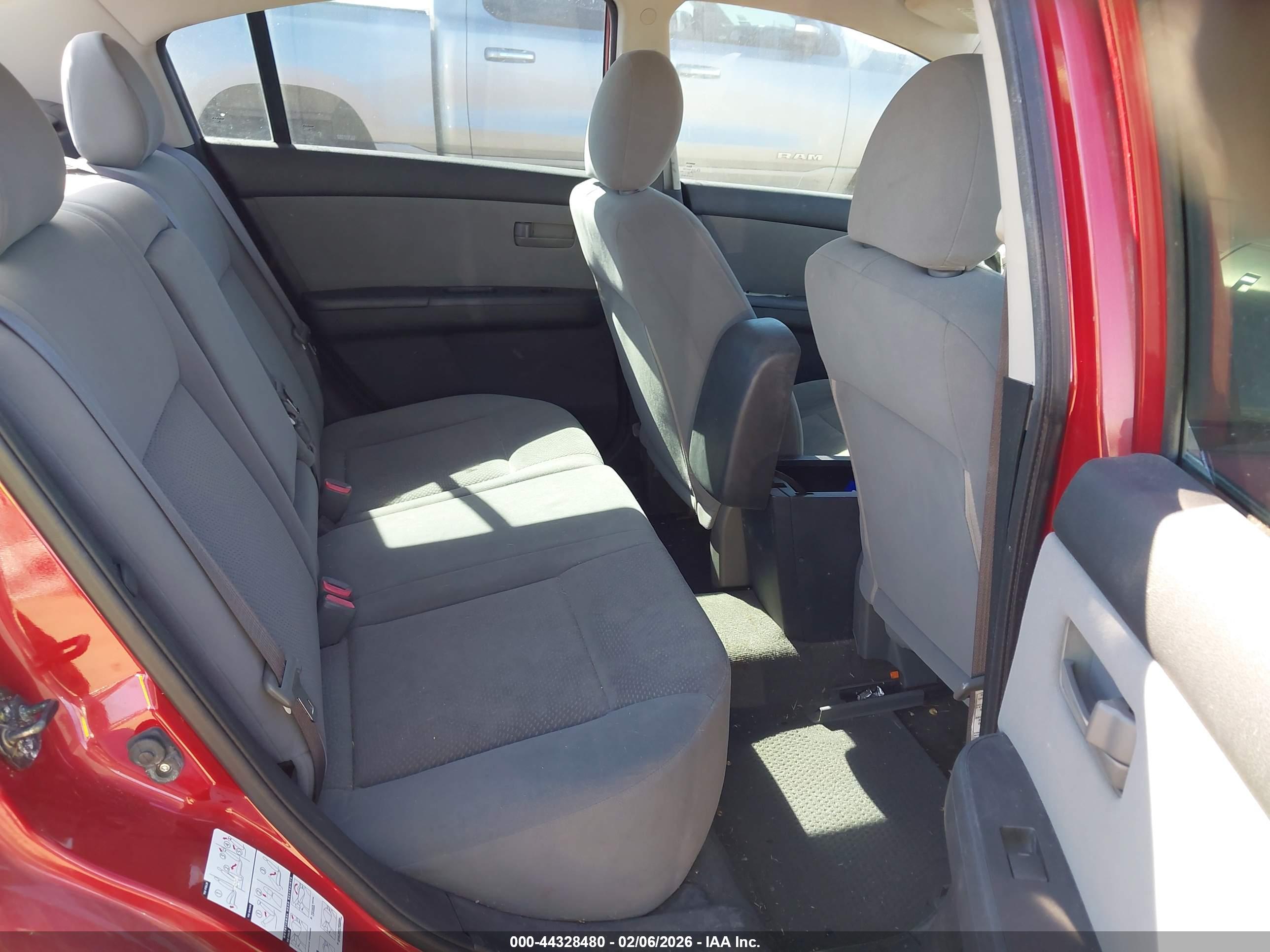 NISSAN SENTRA image 8