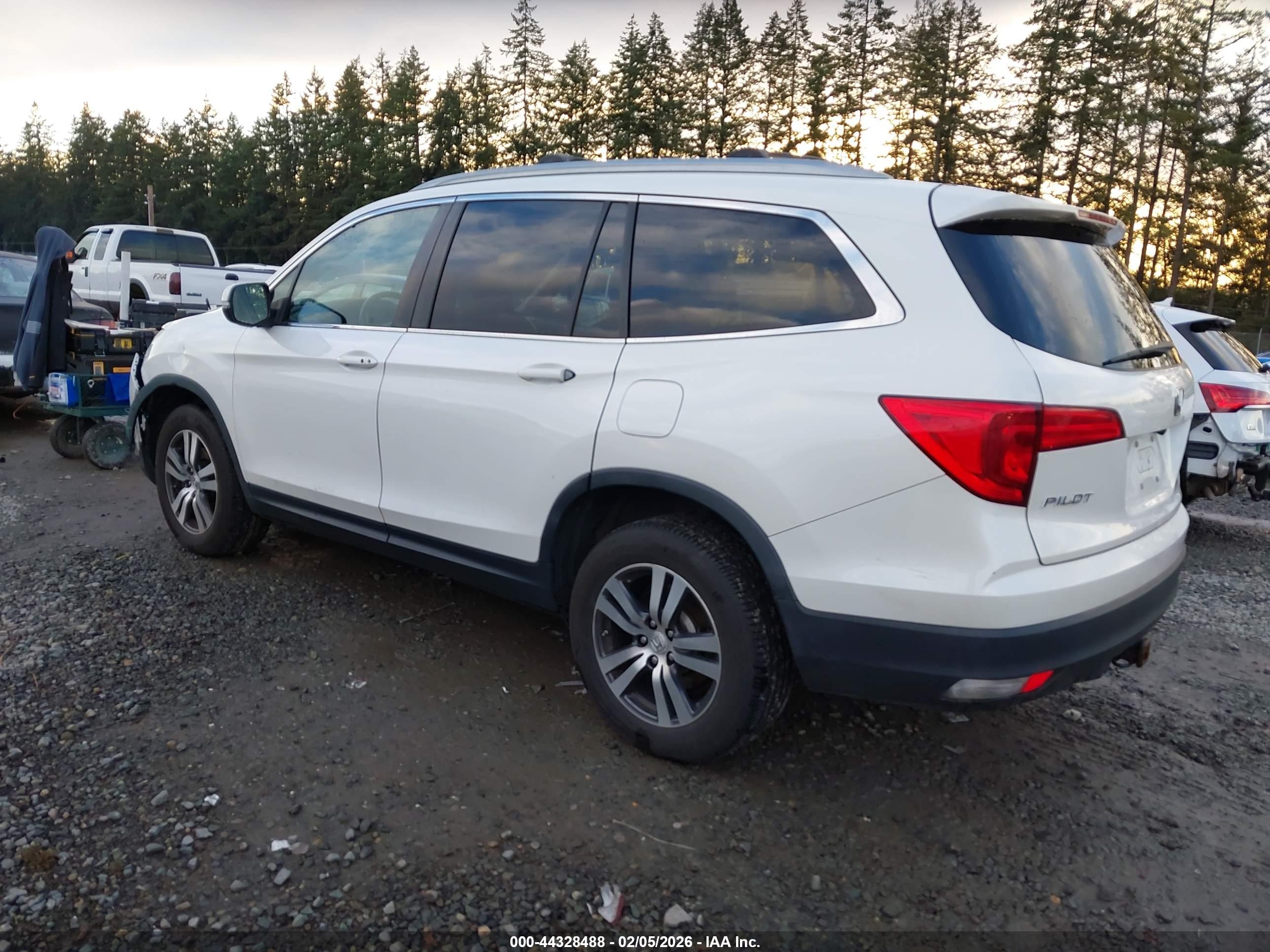HONDA PILOT image 3