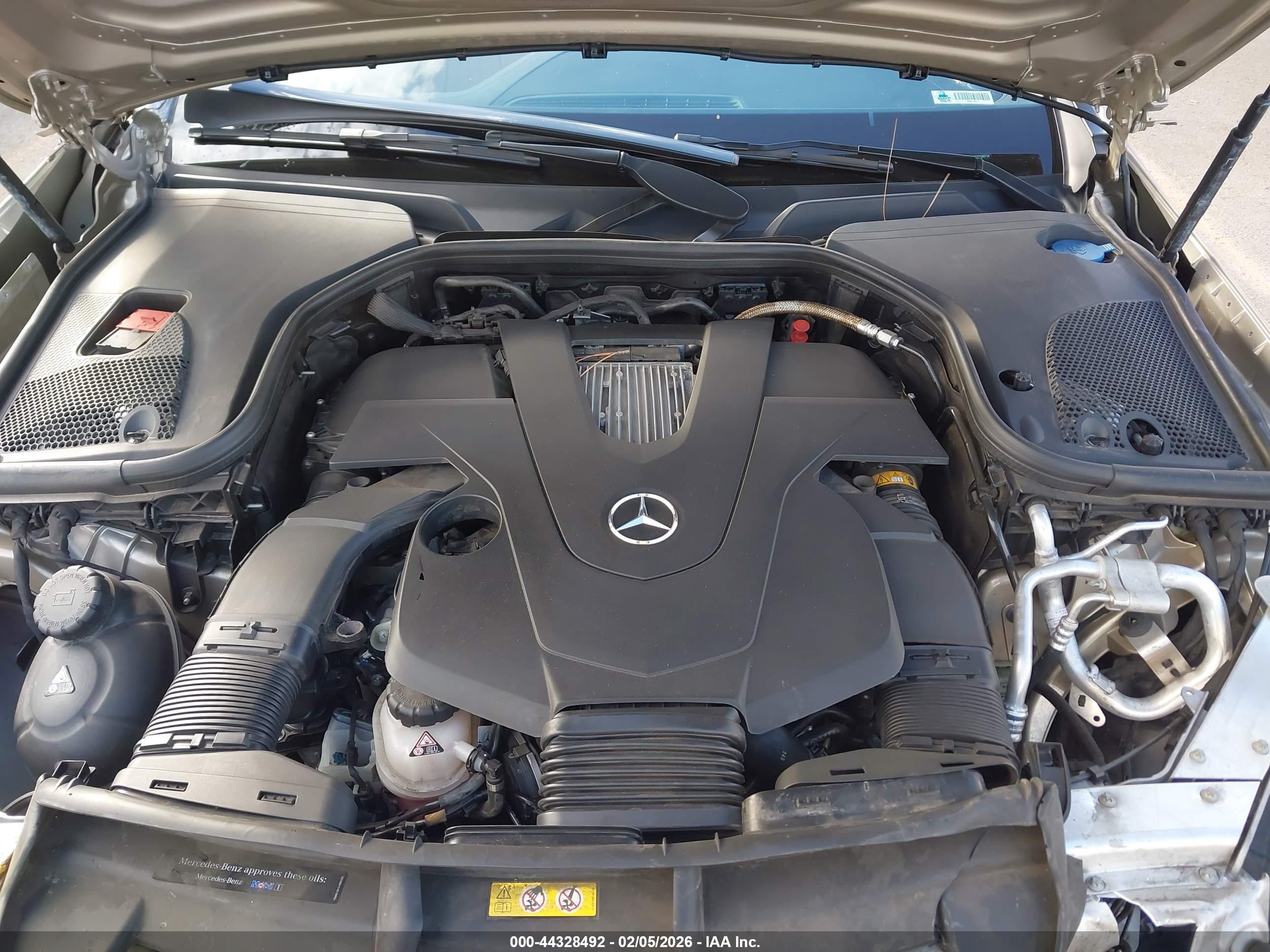 MERCEDES-BENZ E image 10