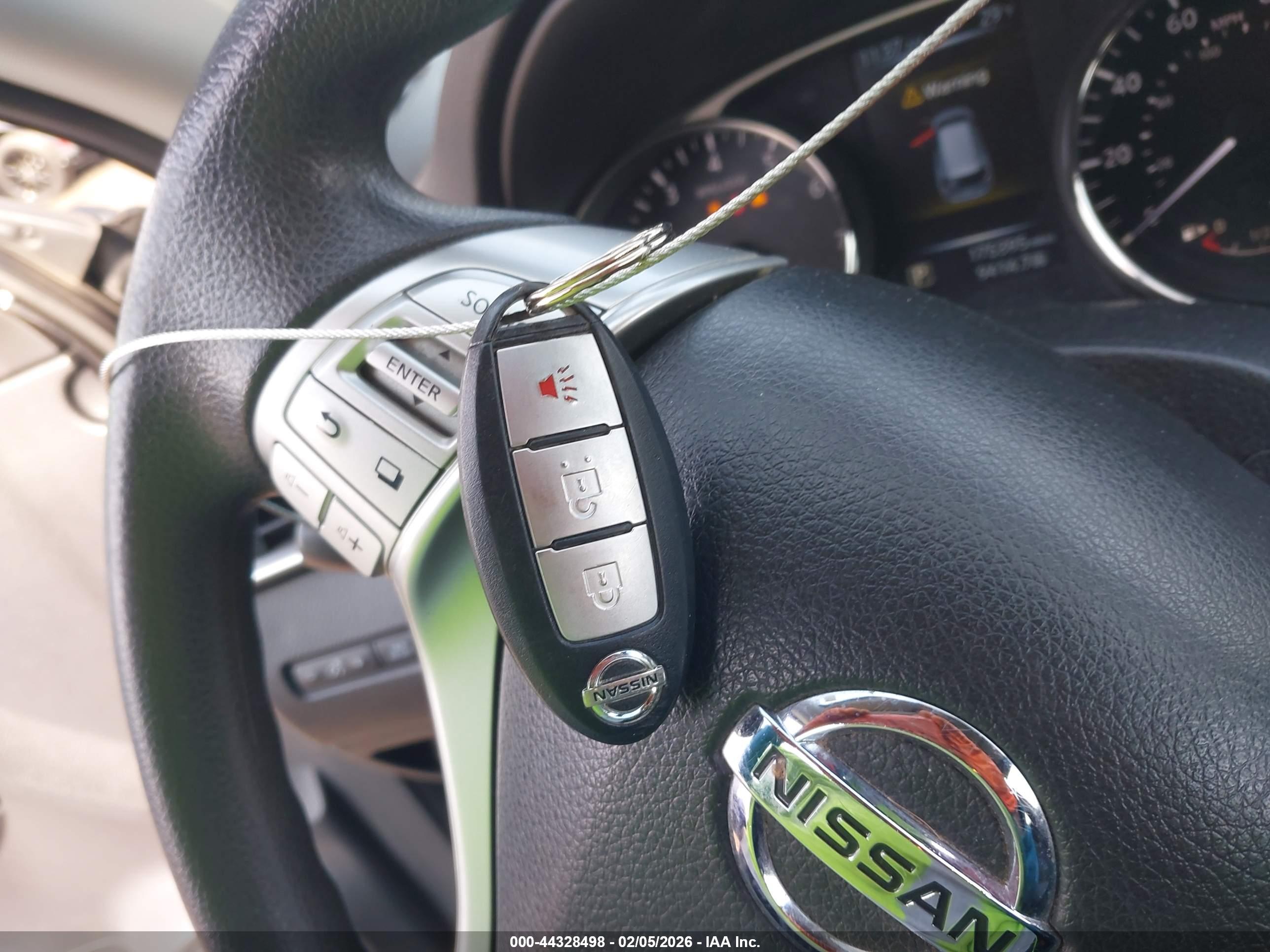 NISSAN ROGUE image 11