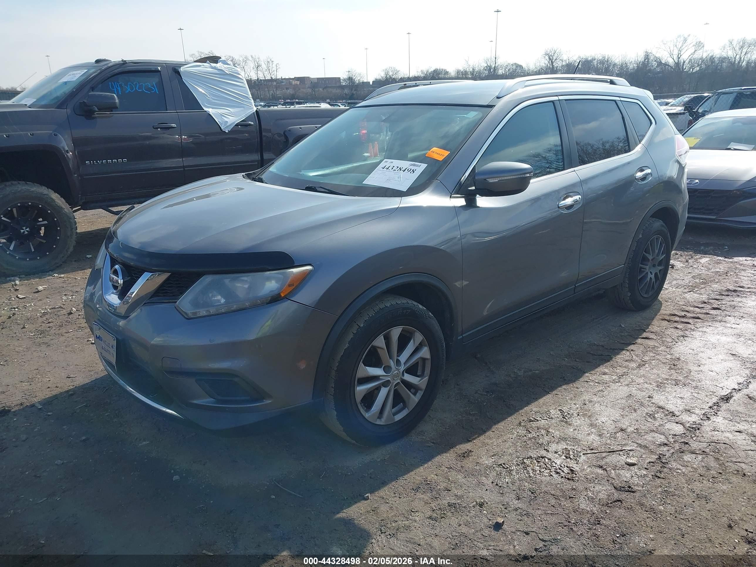 NISSAN ROGUE image 2