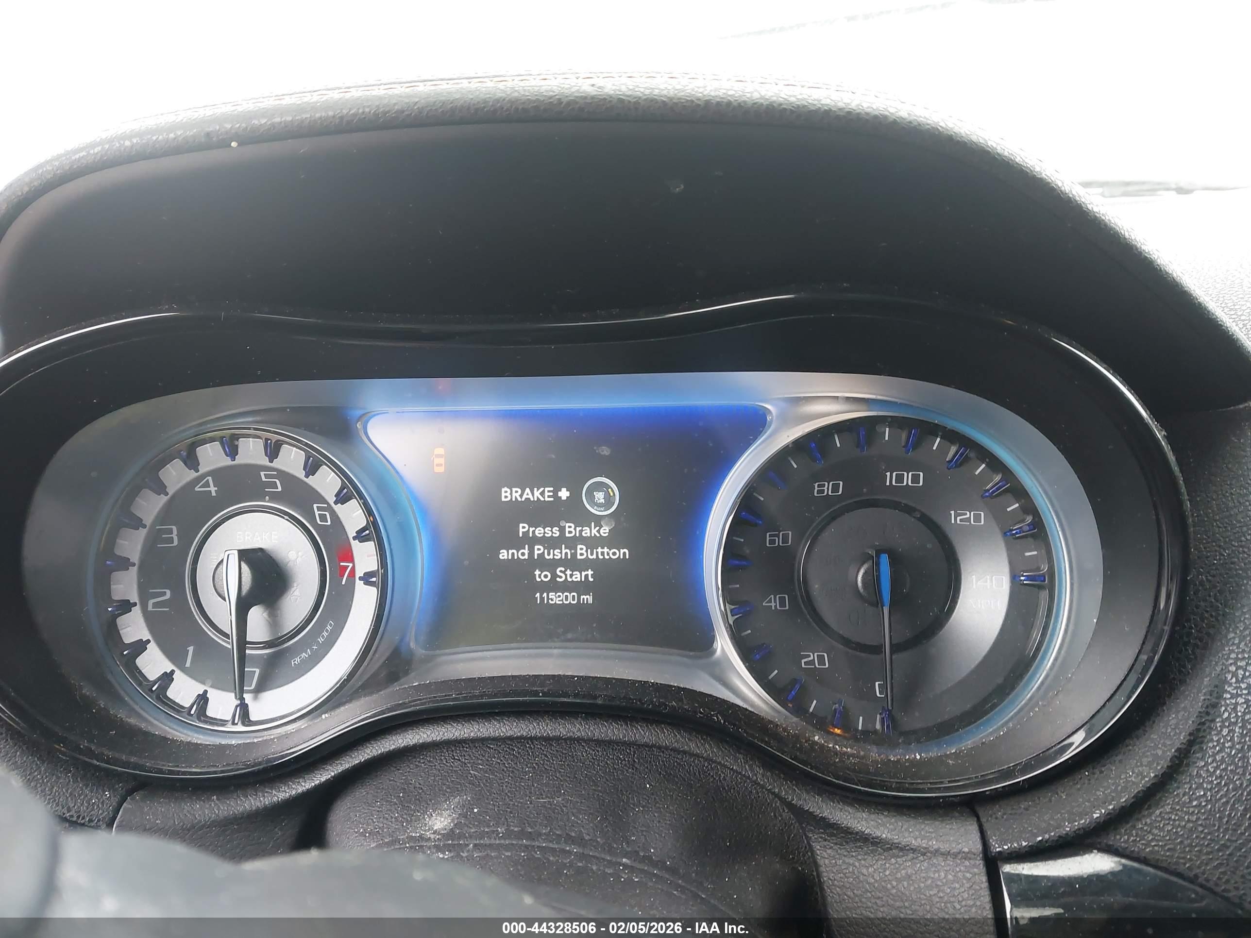 CHRYSLER 300 image 7