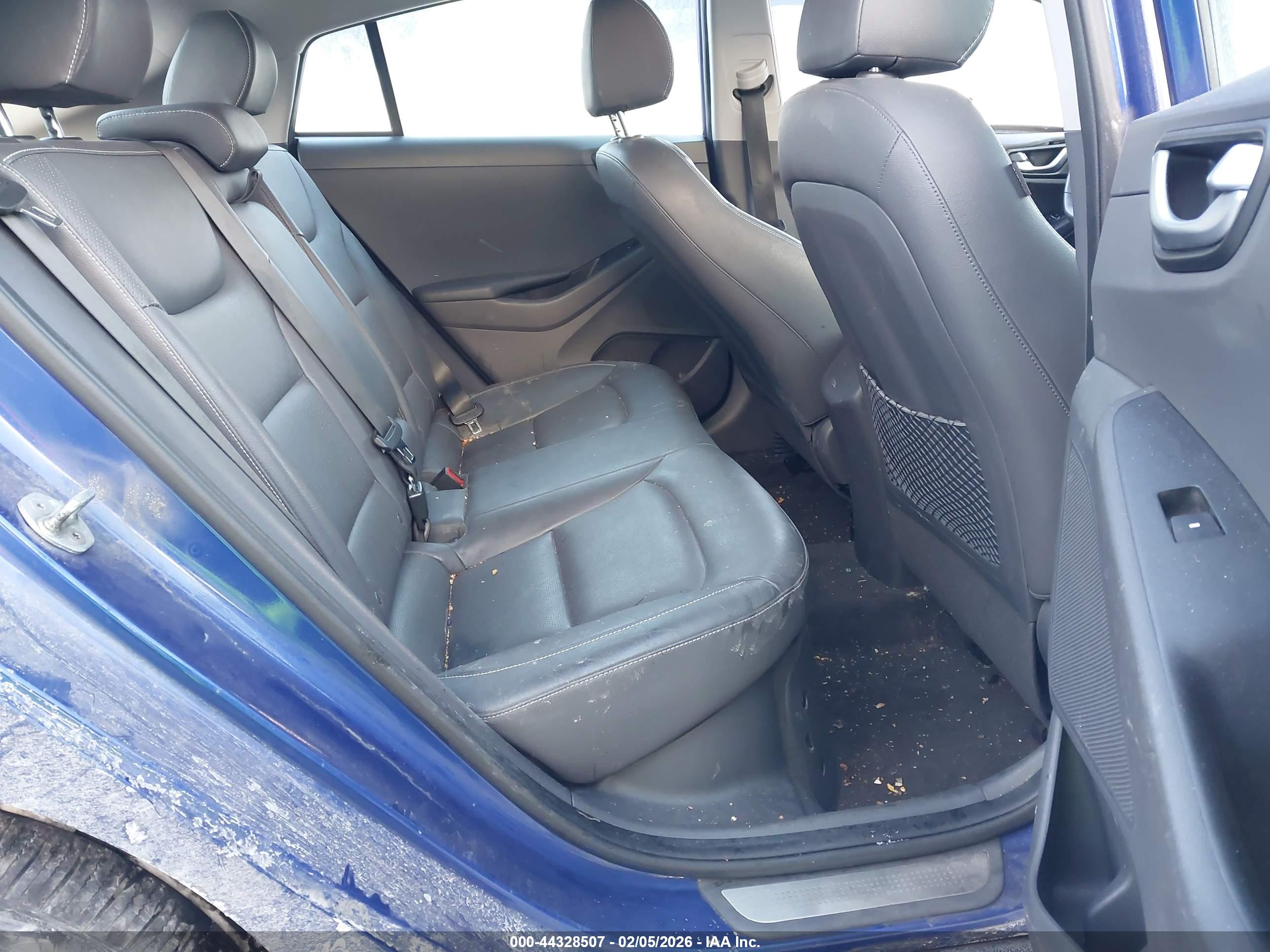 HYUNDAI IONIQ image 8
