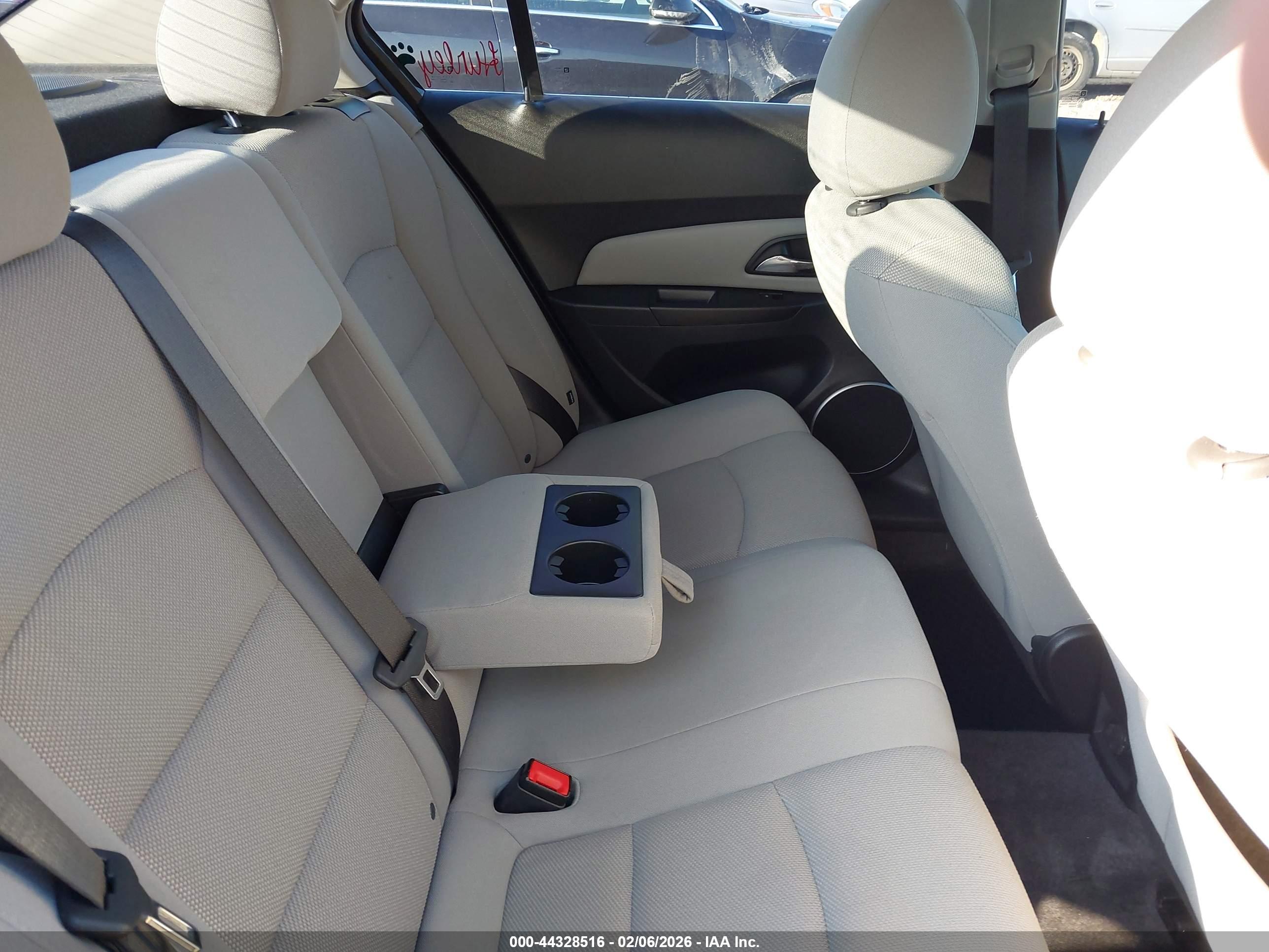 CHEVROLET CRUZE image 8