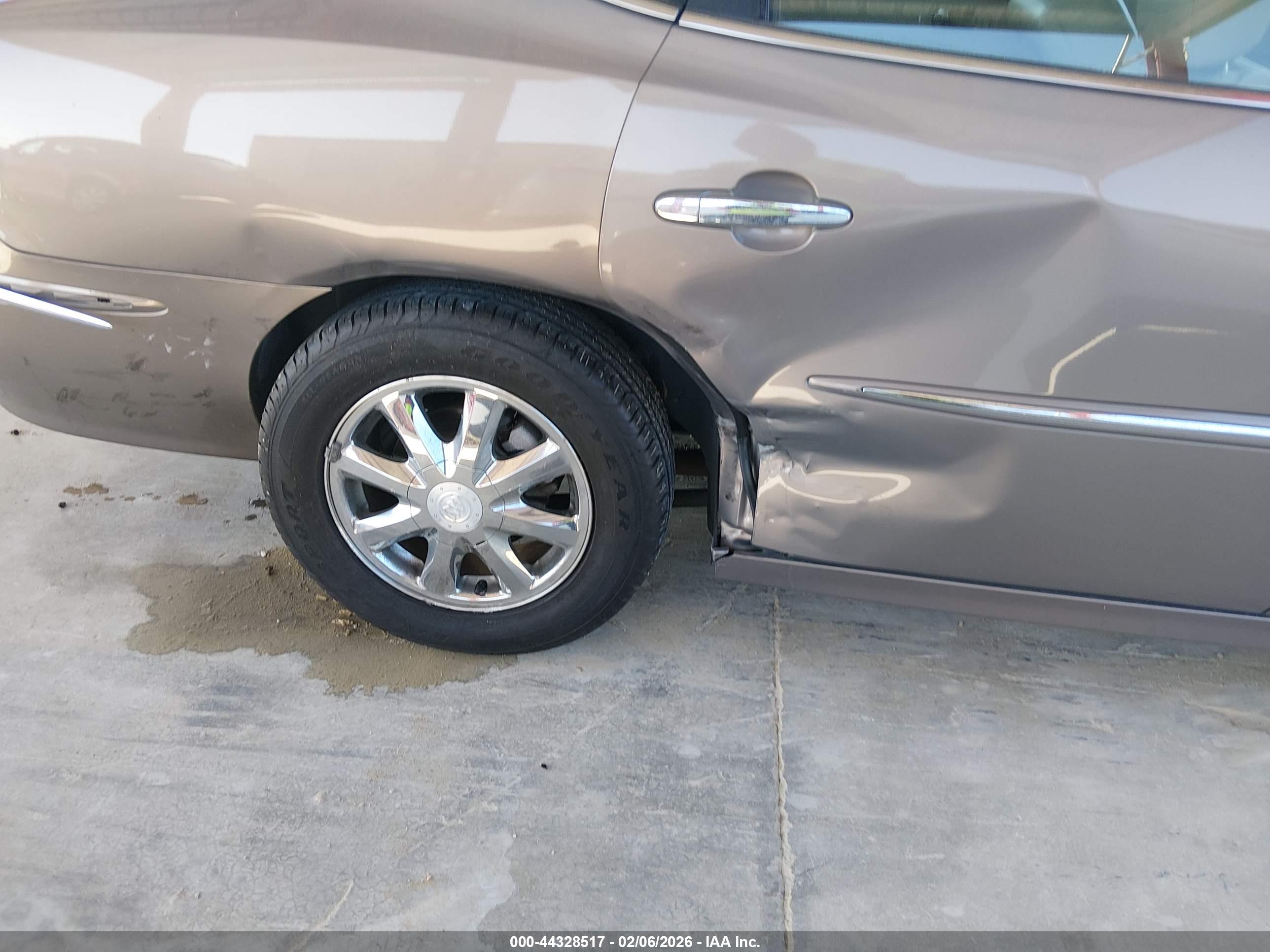 BUICK LACROSSE image 6