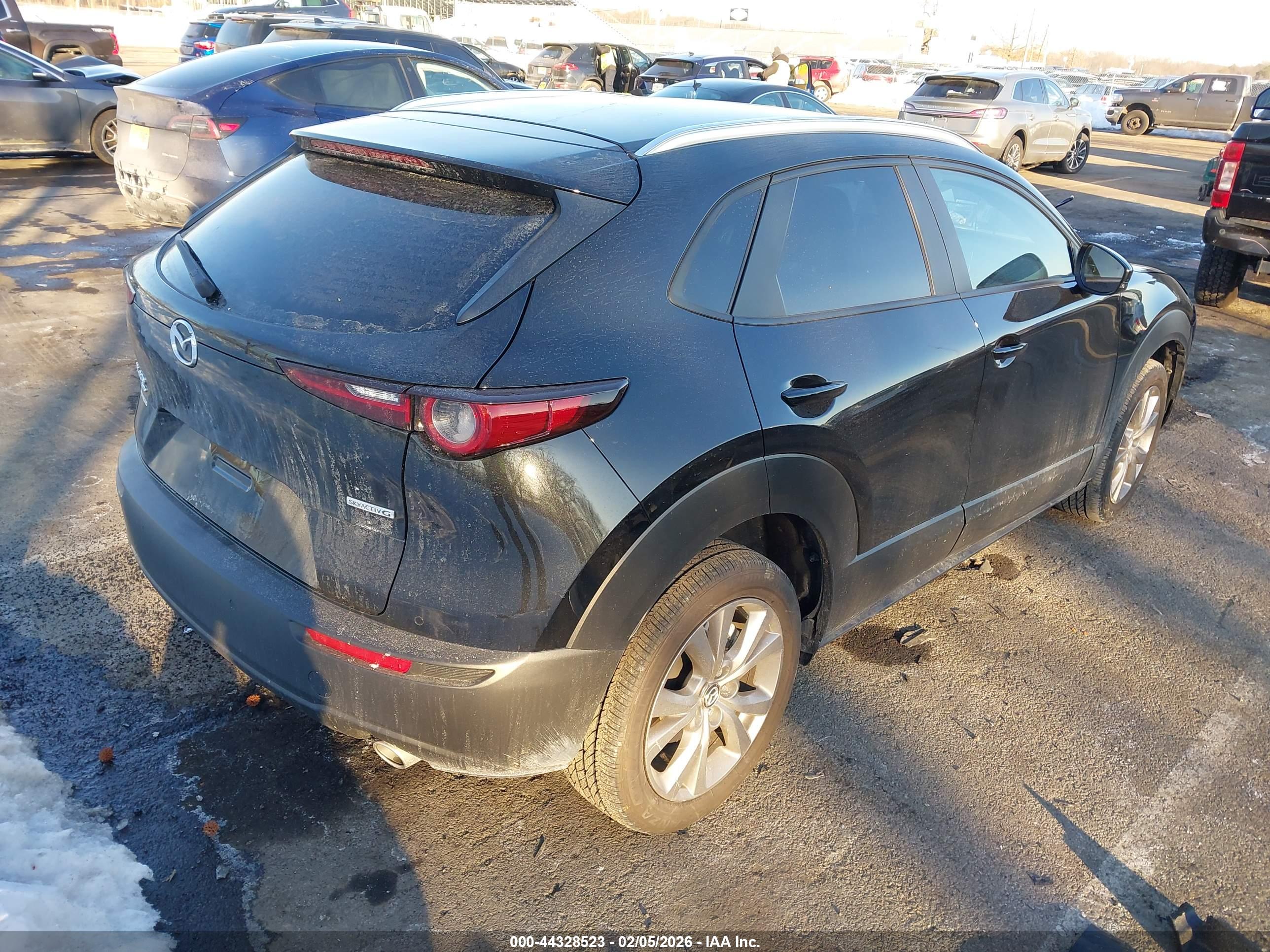MAZDA CX-30 image 4