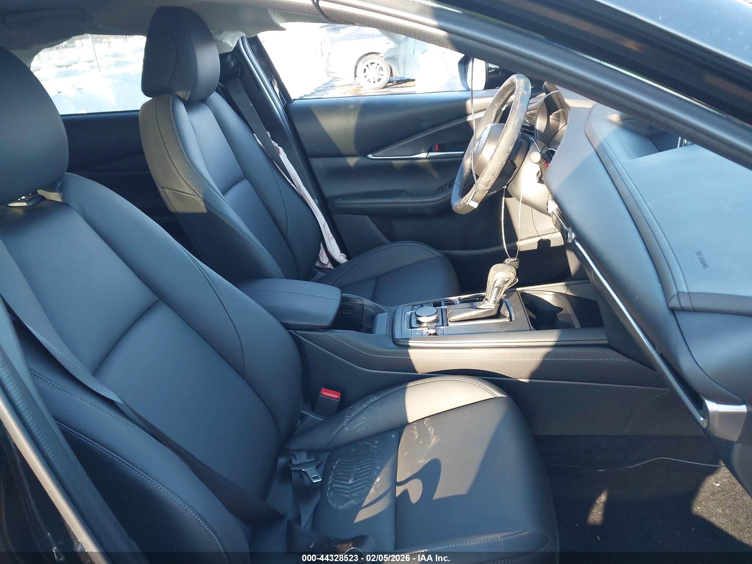 MAZDA CX-30 image 5