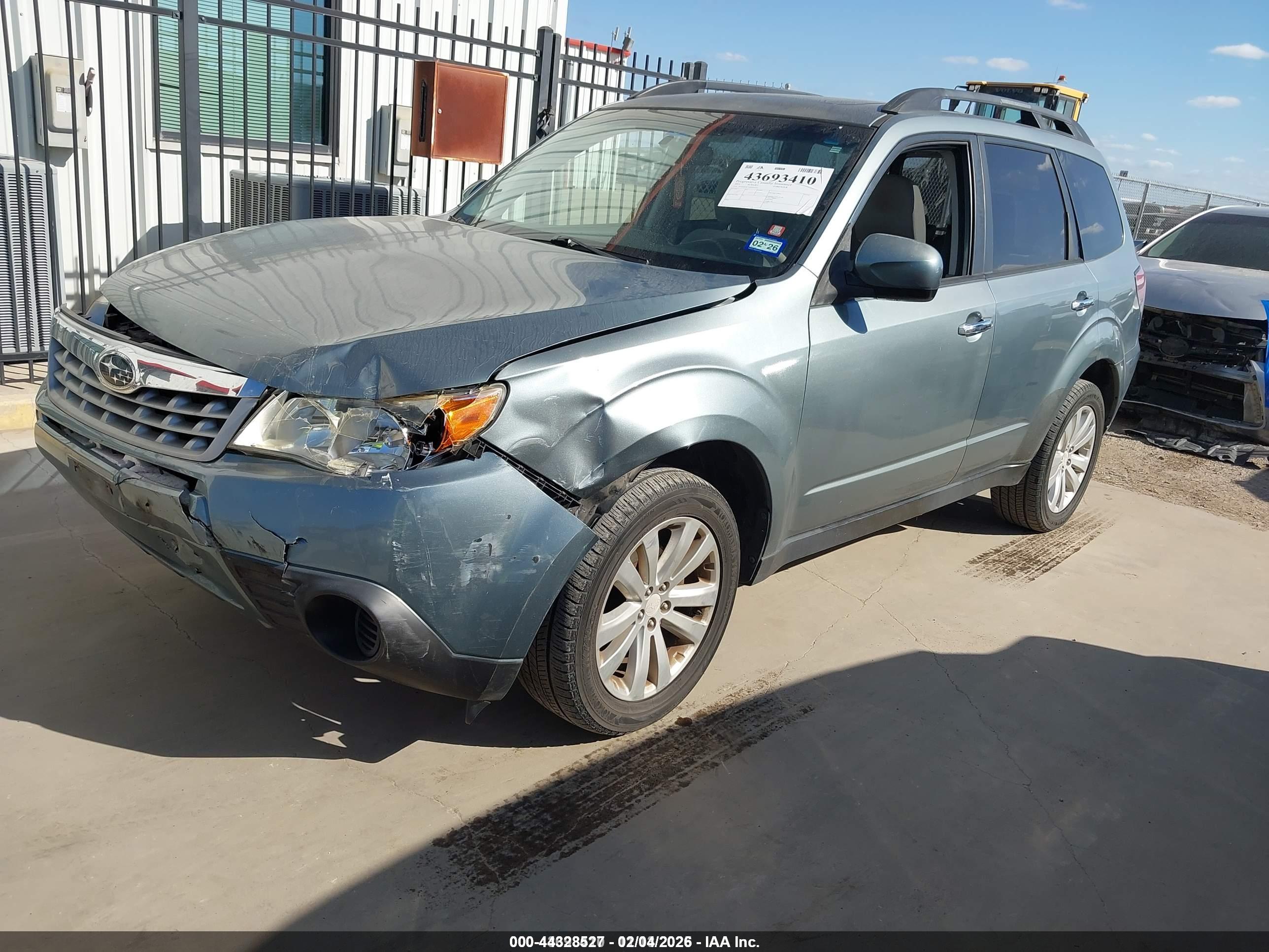 SUBARU FORESTER image 2