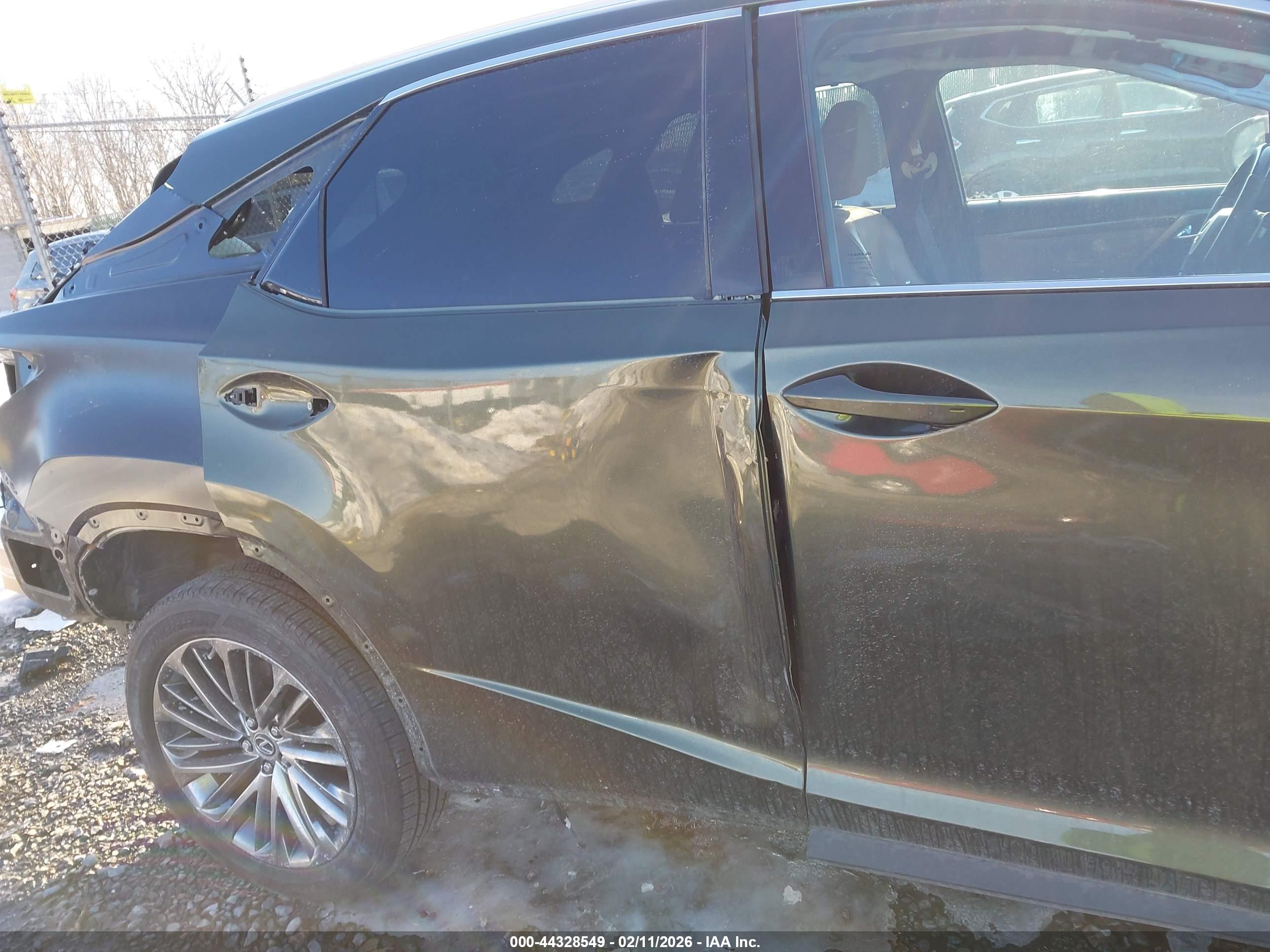 LEXUS RX image 6