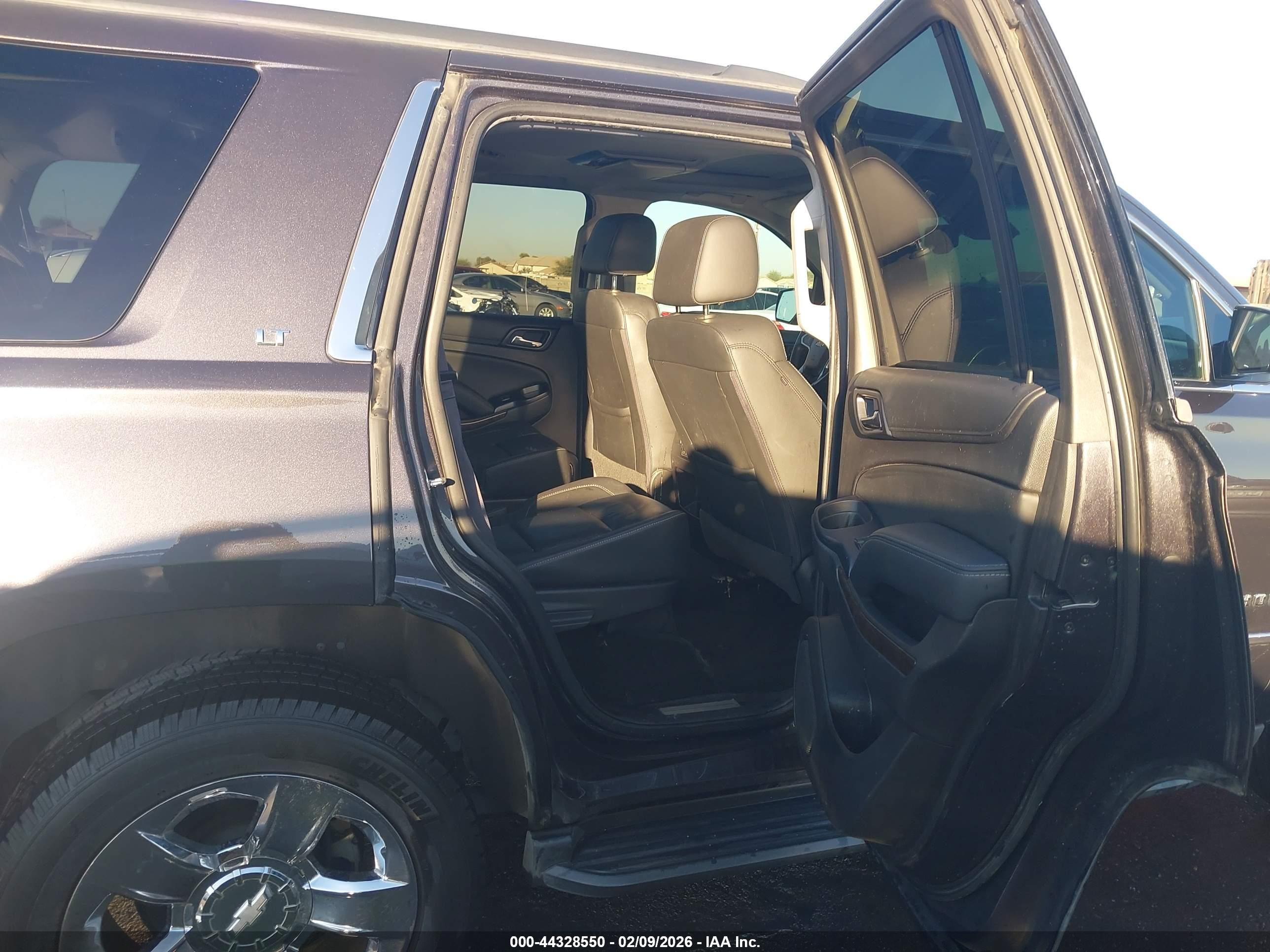 CHEVROLET TAHOE image 8