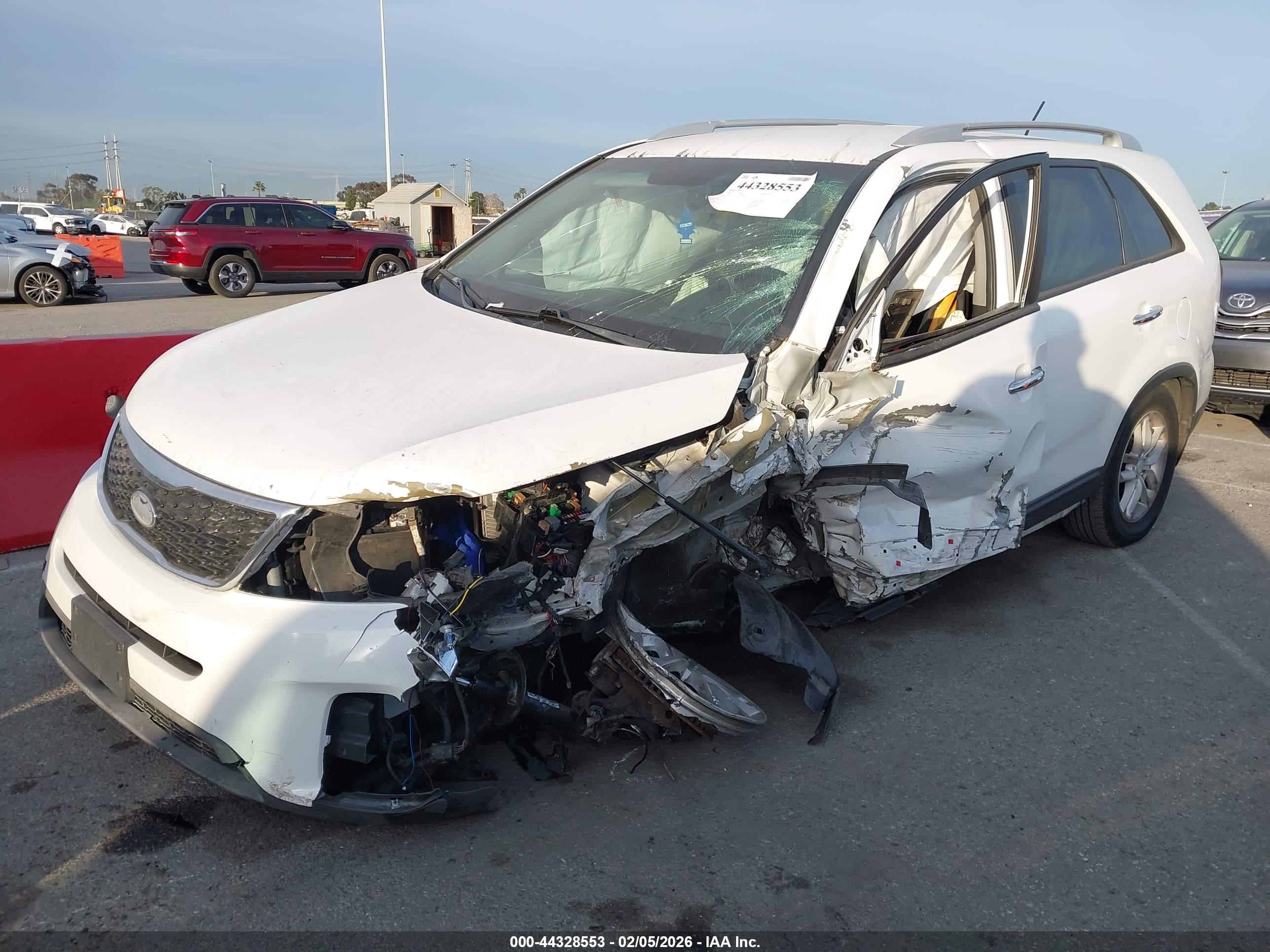 KIA SORENTO image 2