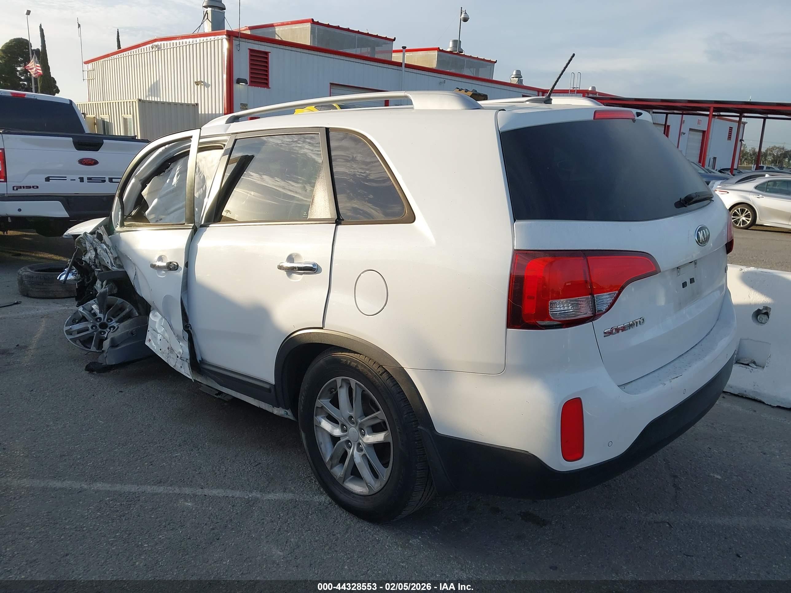 KIA SORENTO image 3