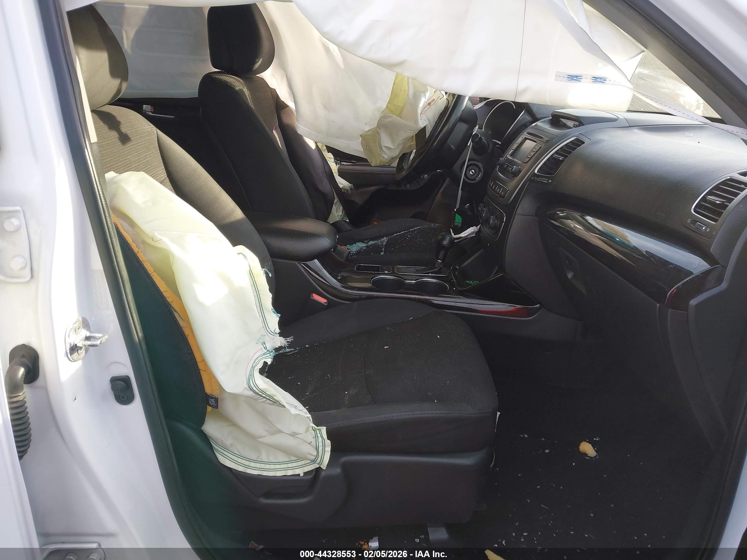 KIA SORENTO image 5