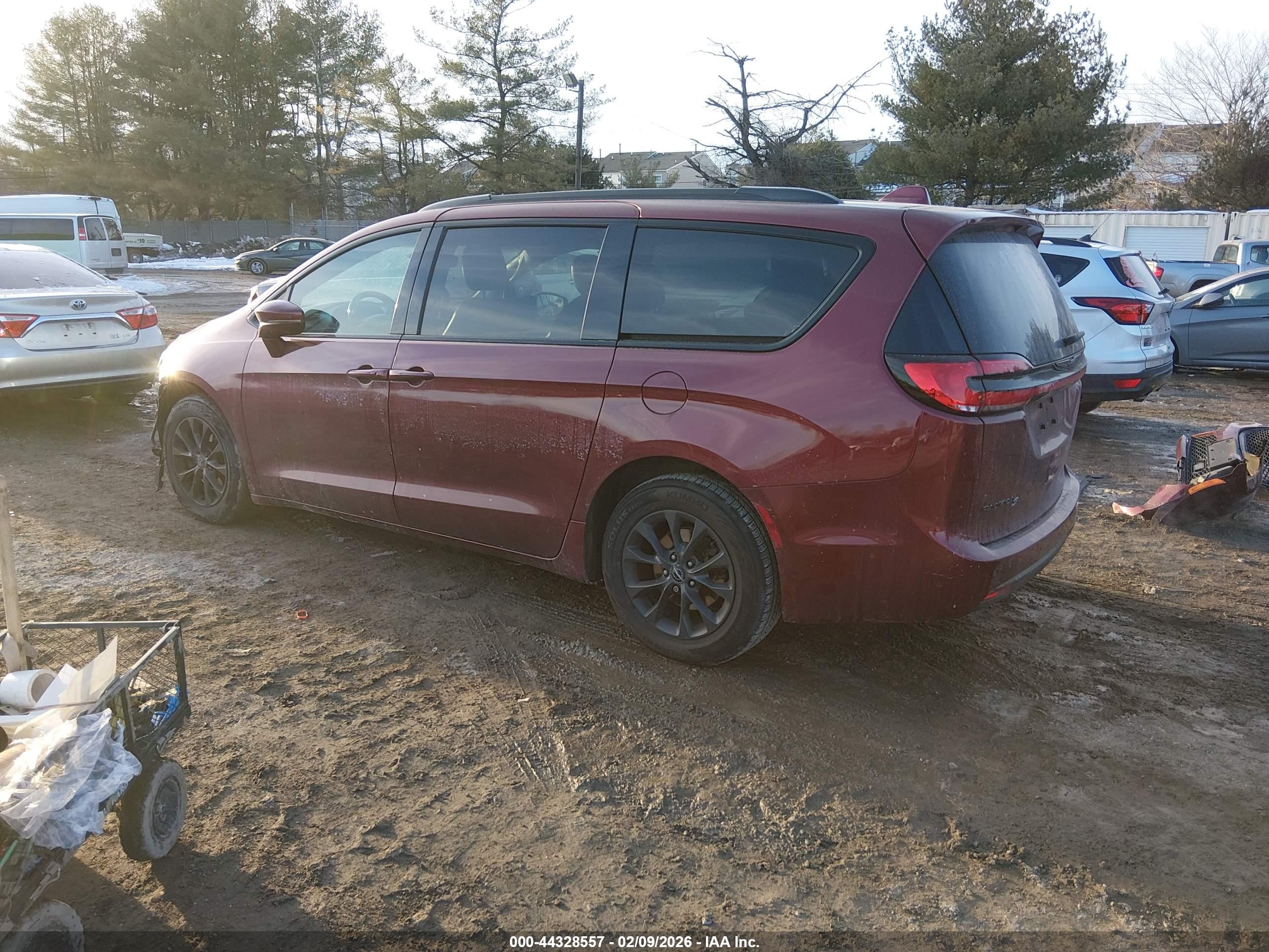 CHRYSLER PACIFICA image 3