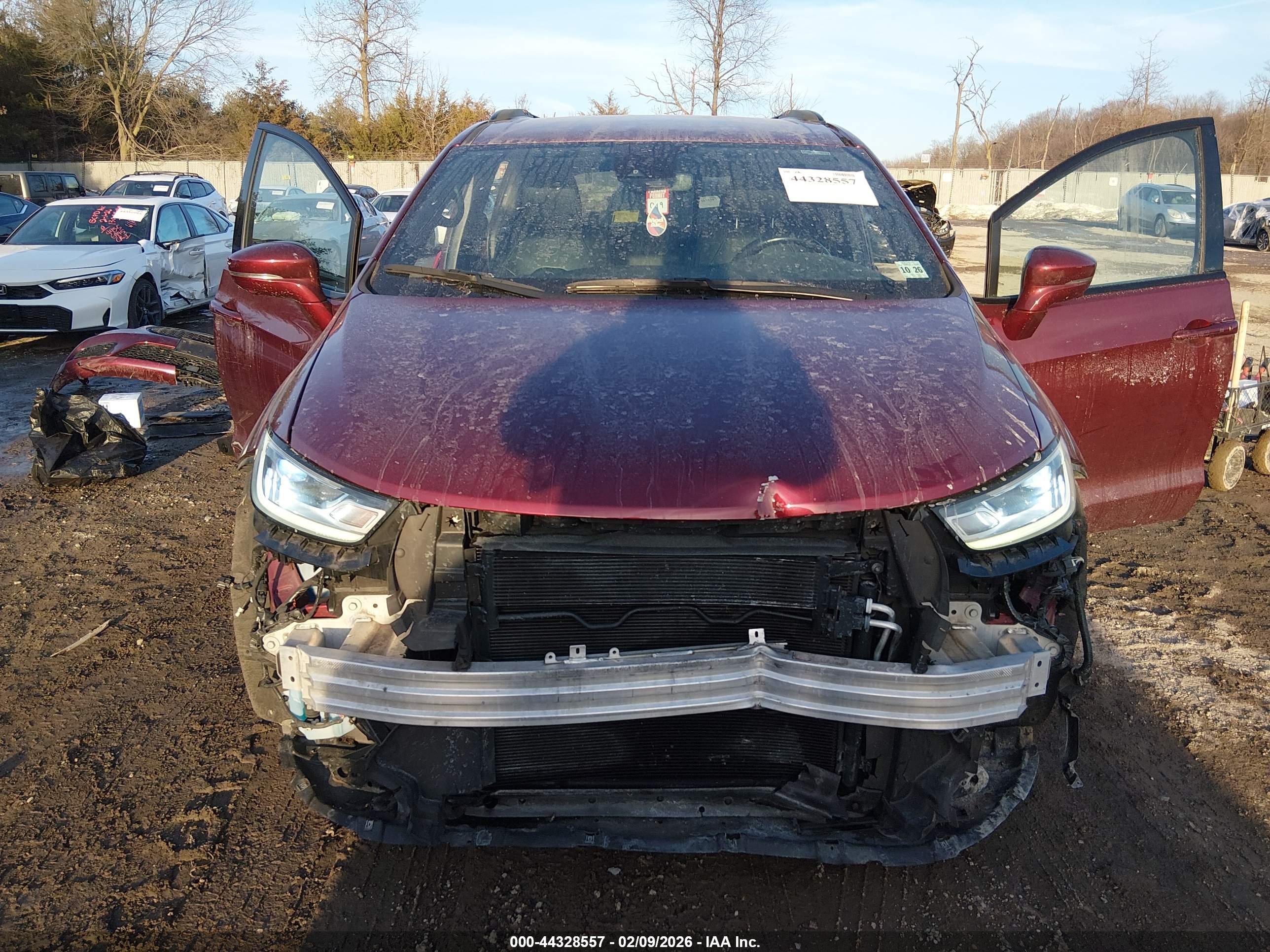 CHRYSLER PACIFICA image 6