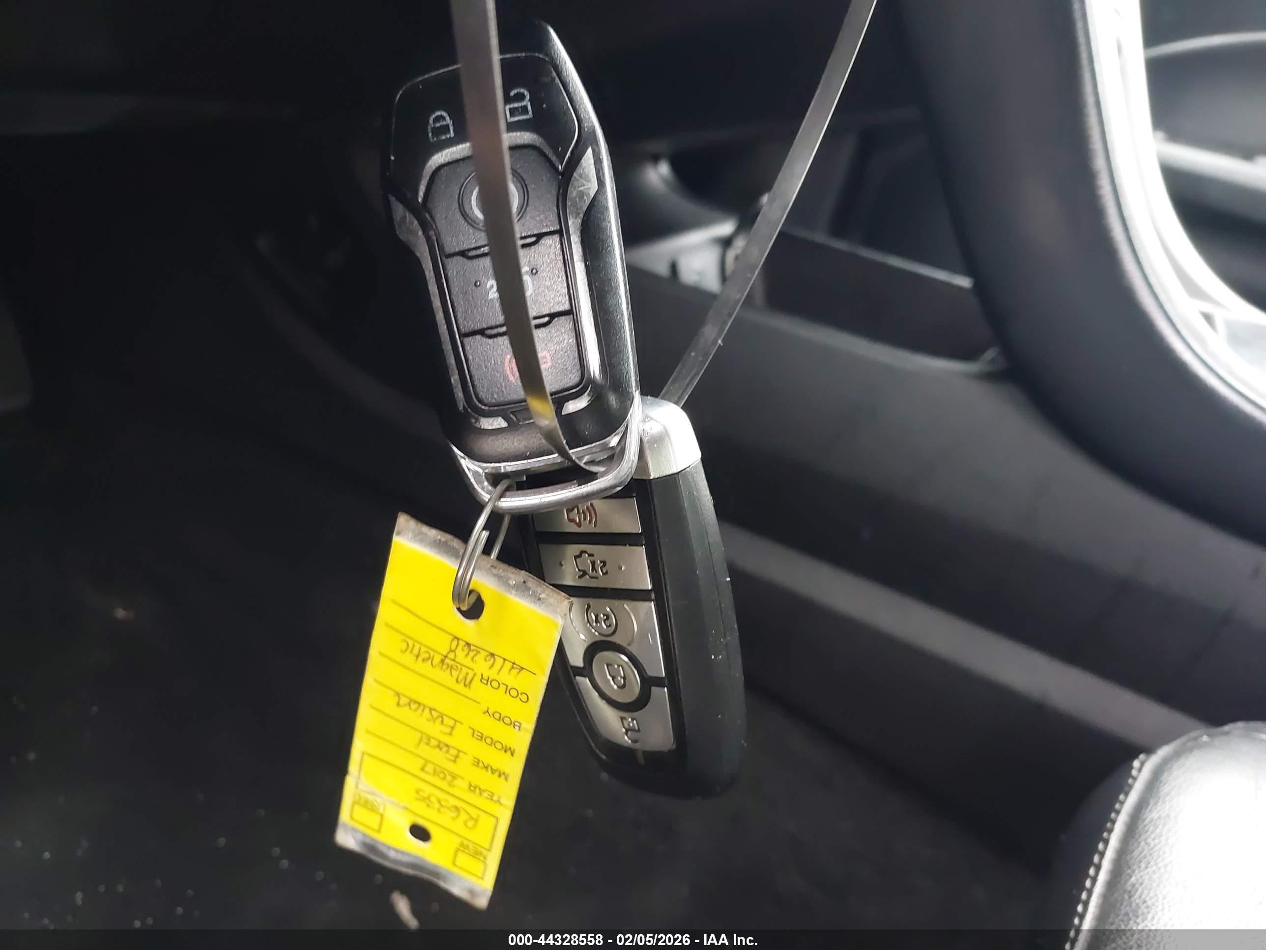 FORD FUSION image 11