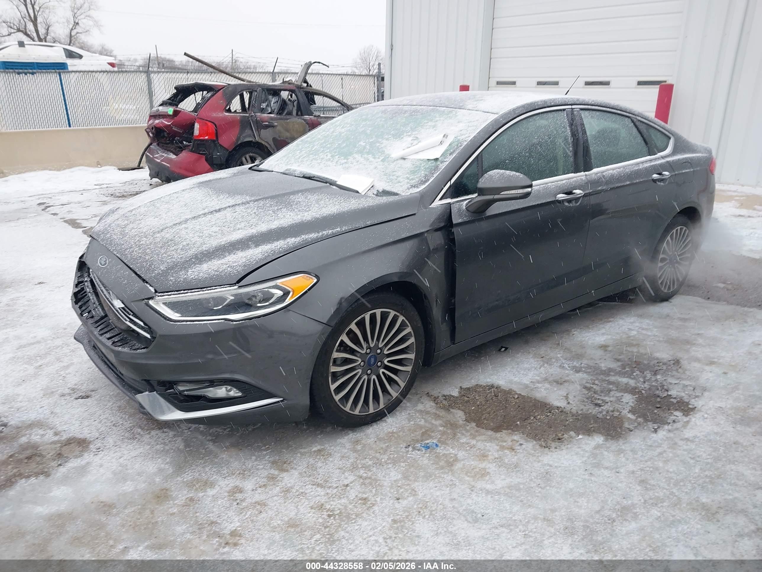 FORD FUSION image 2
