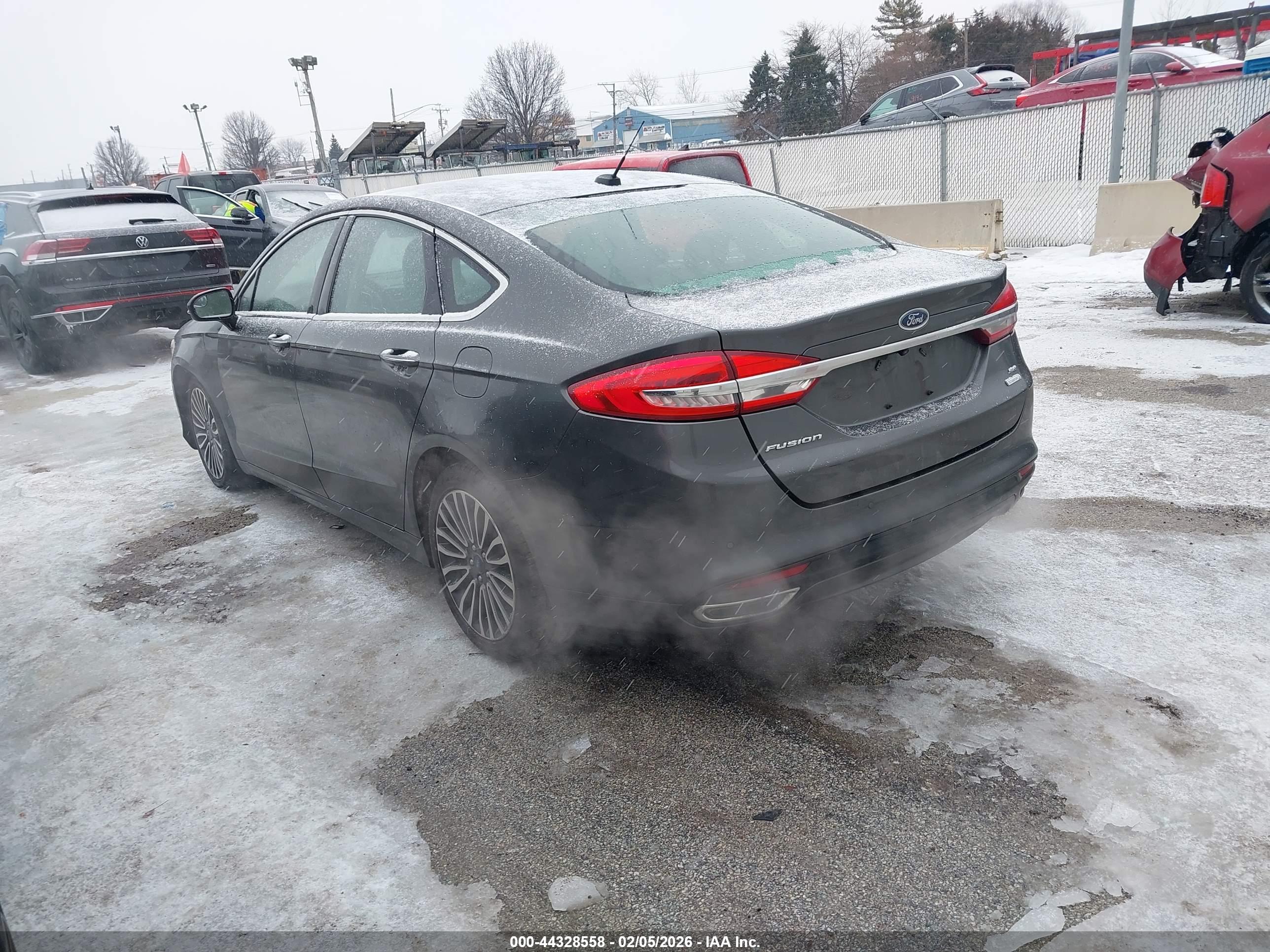 FORD FUSION image 3