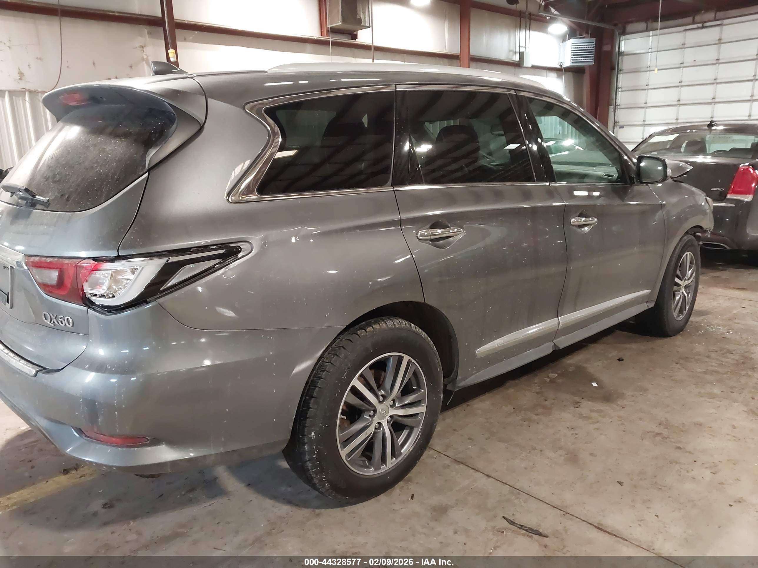 INFINITI QX60 image 4