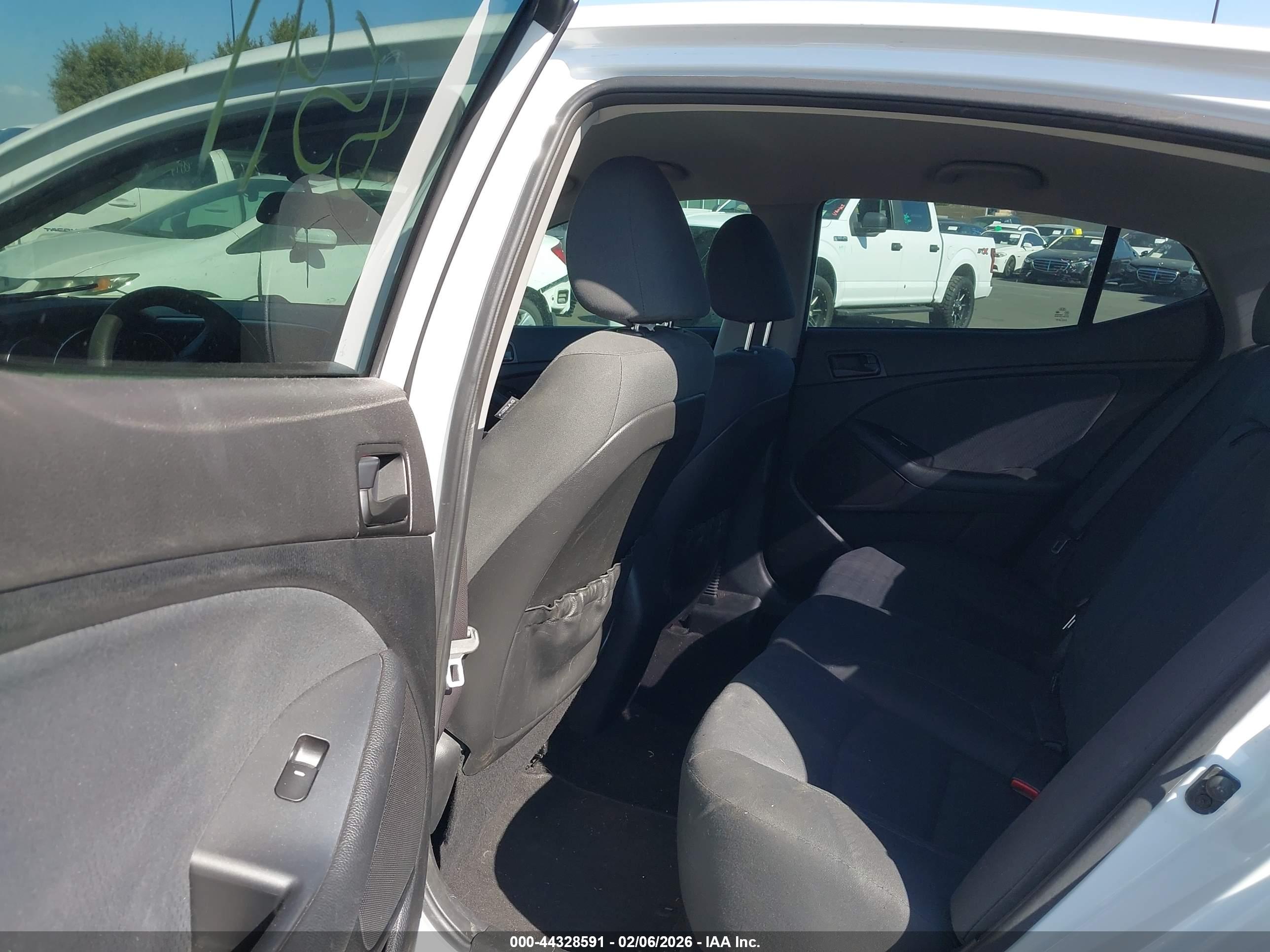 KIA OPTIMA image 8