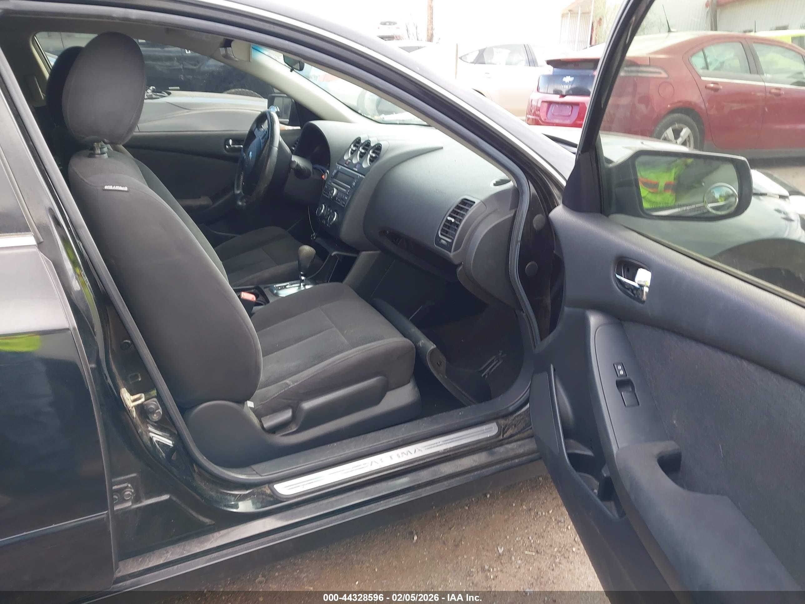 NISSAN ALTIMA image 5