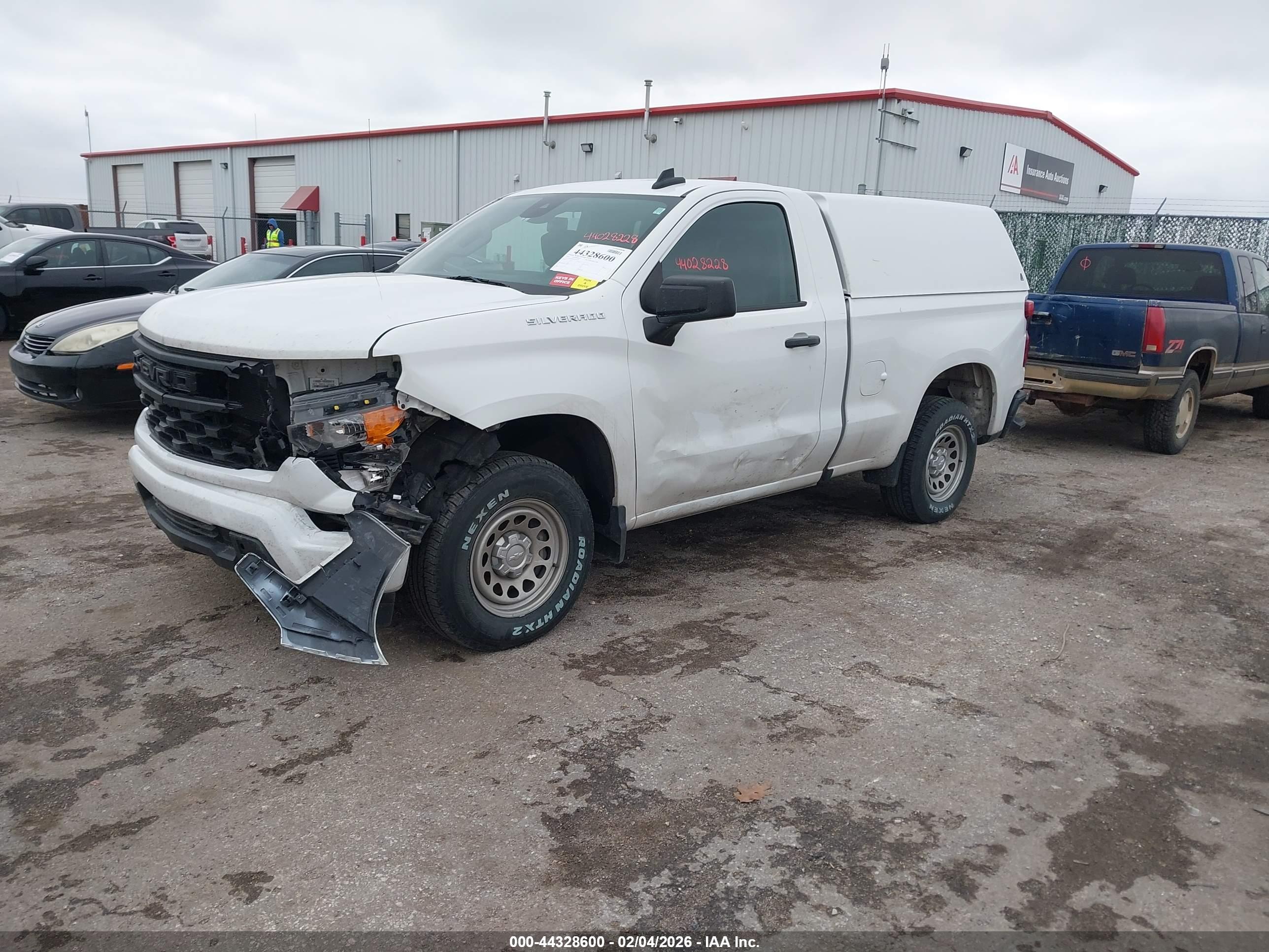 CHEVROLET SILVERADO image 2