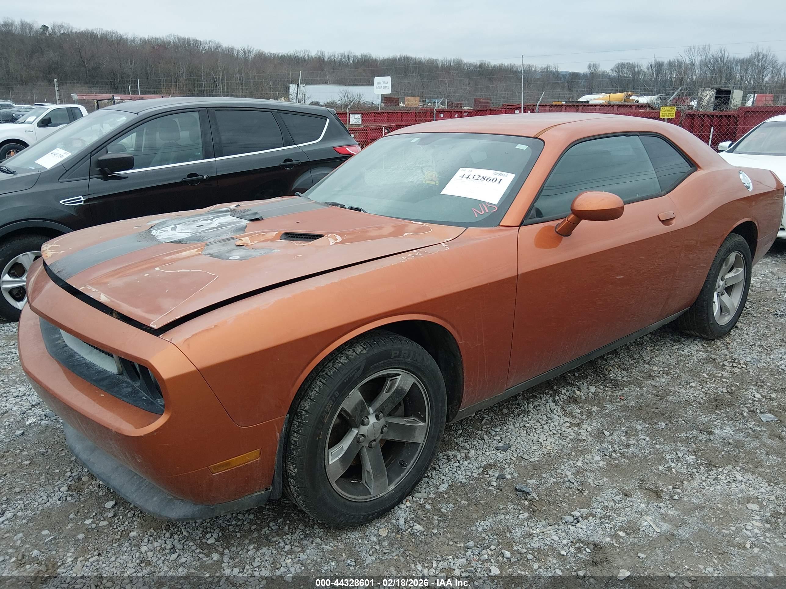 DODGE CHALLENGER image 2
