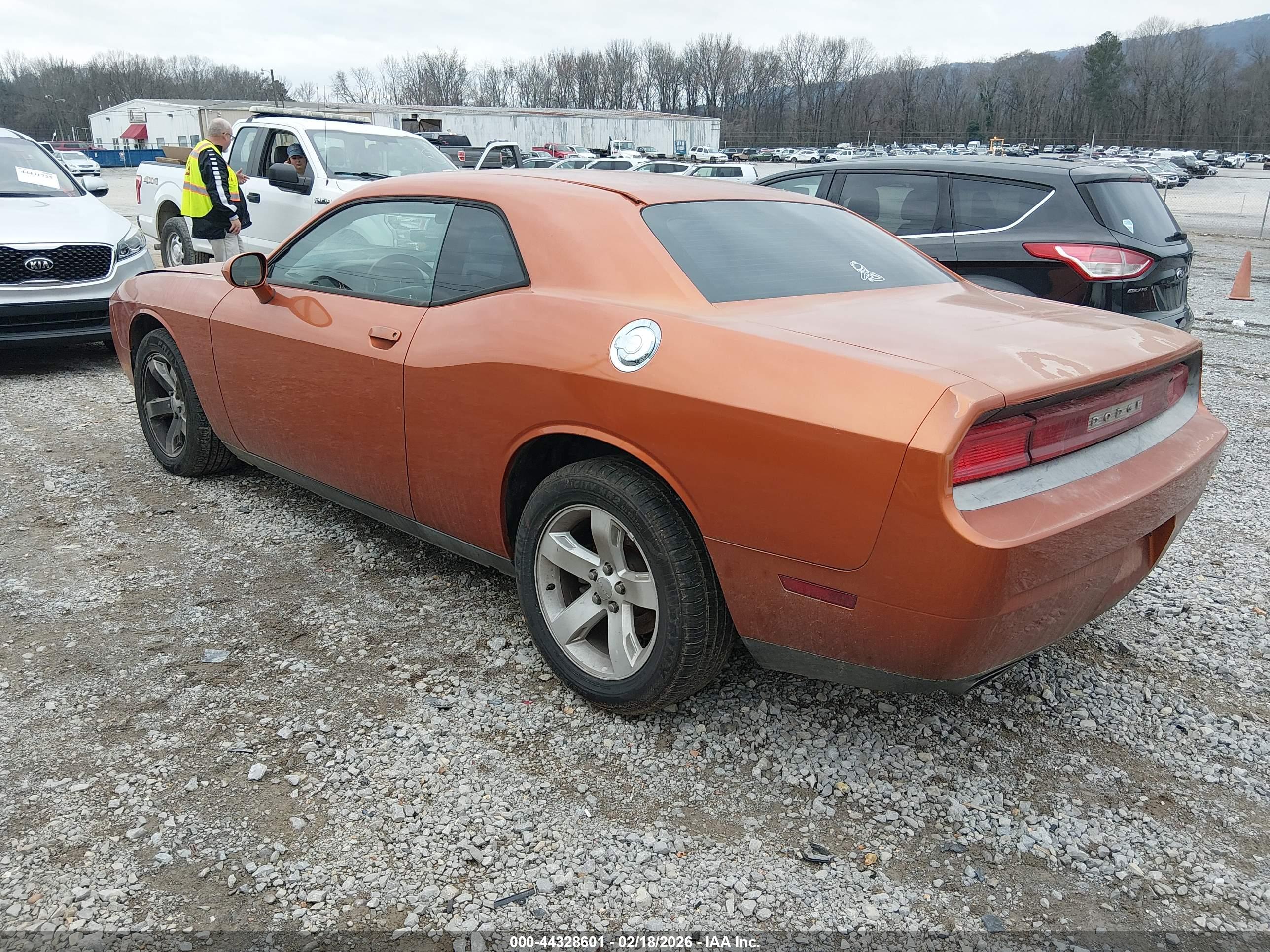 DODGE CHALLENGER image 3