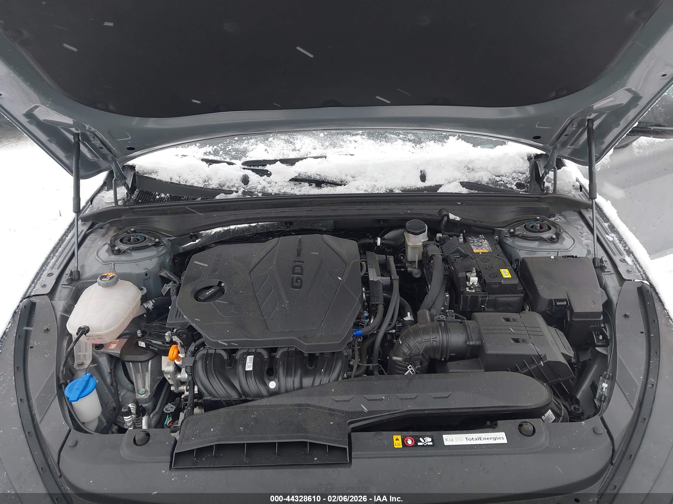 KIA K5 image 10