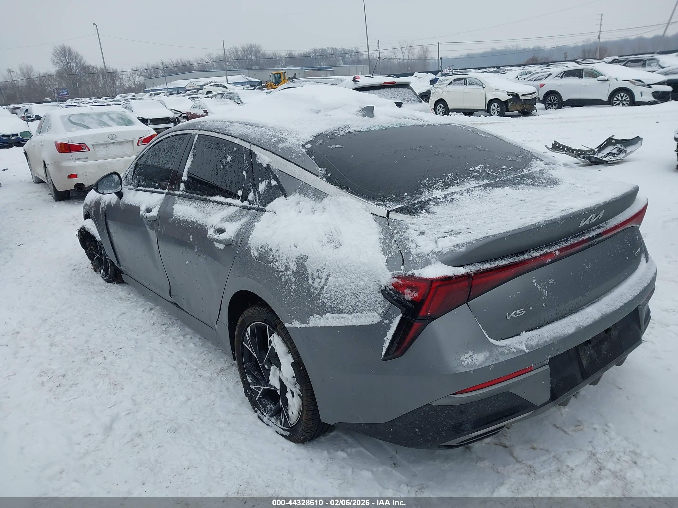 KIA K5 image 3