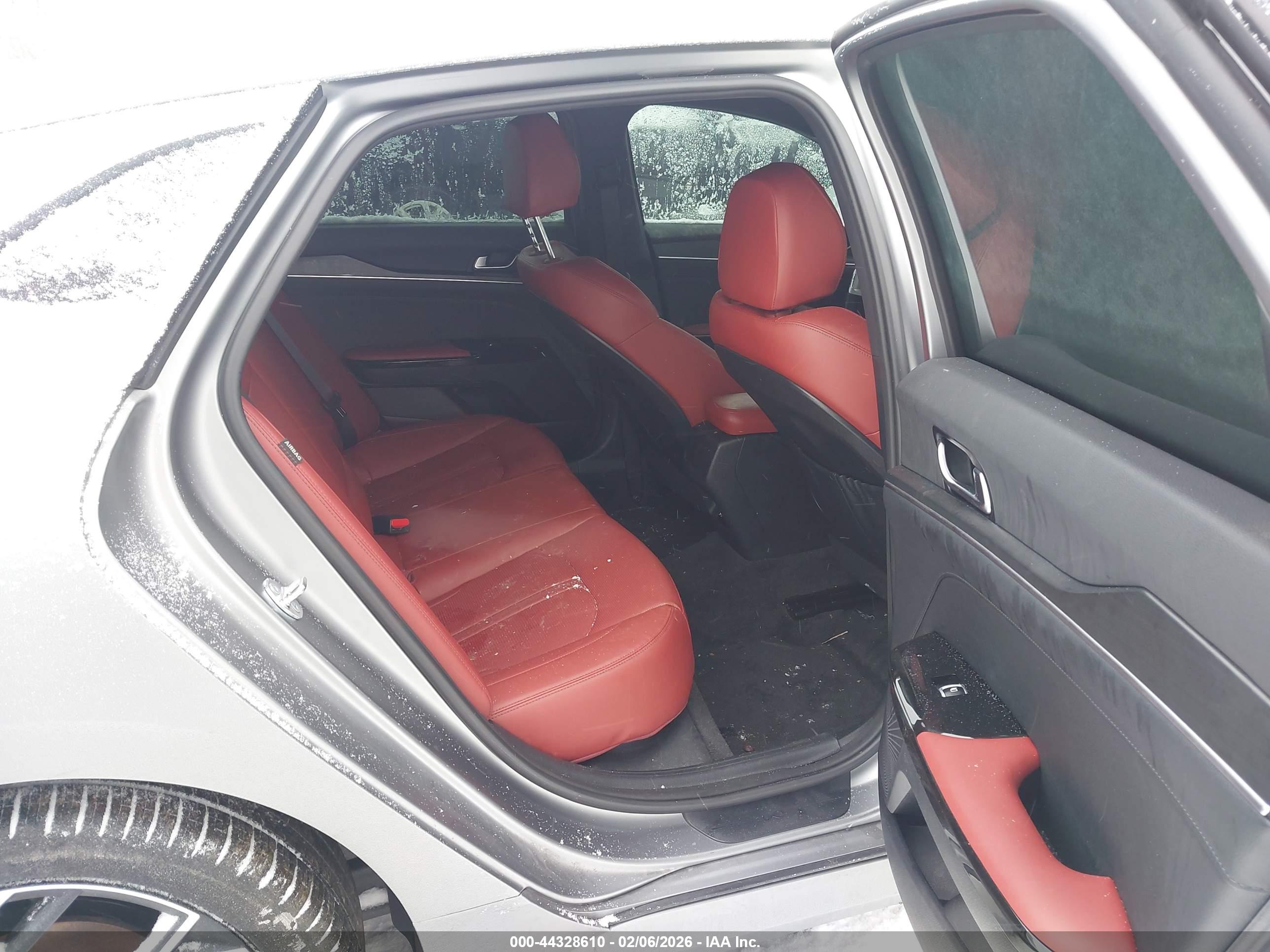 KIA K5 image 8